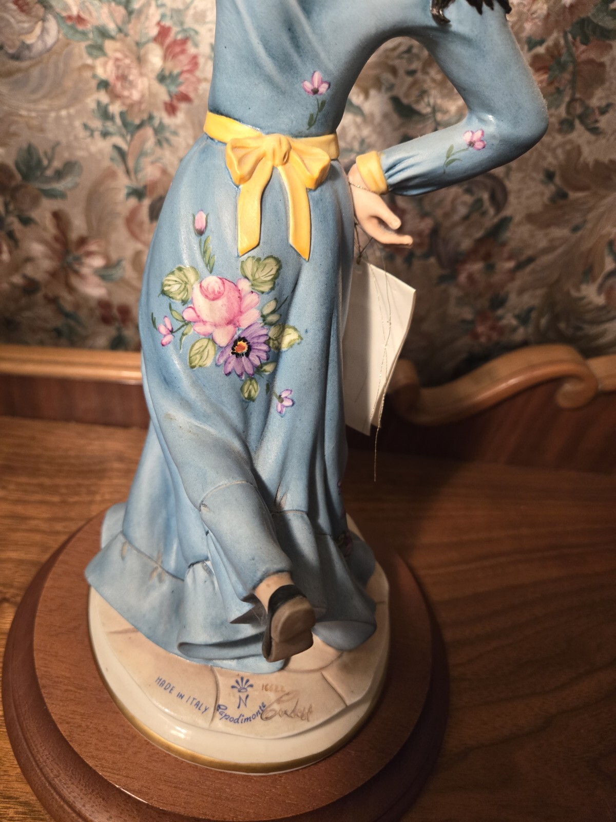 CAPODIMONTE – GYPSY DANCER (porcelain) on WOOD BASE- by CORESI – 14″ H