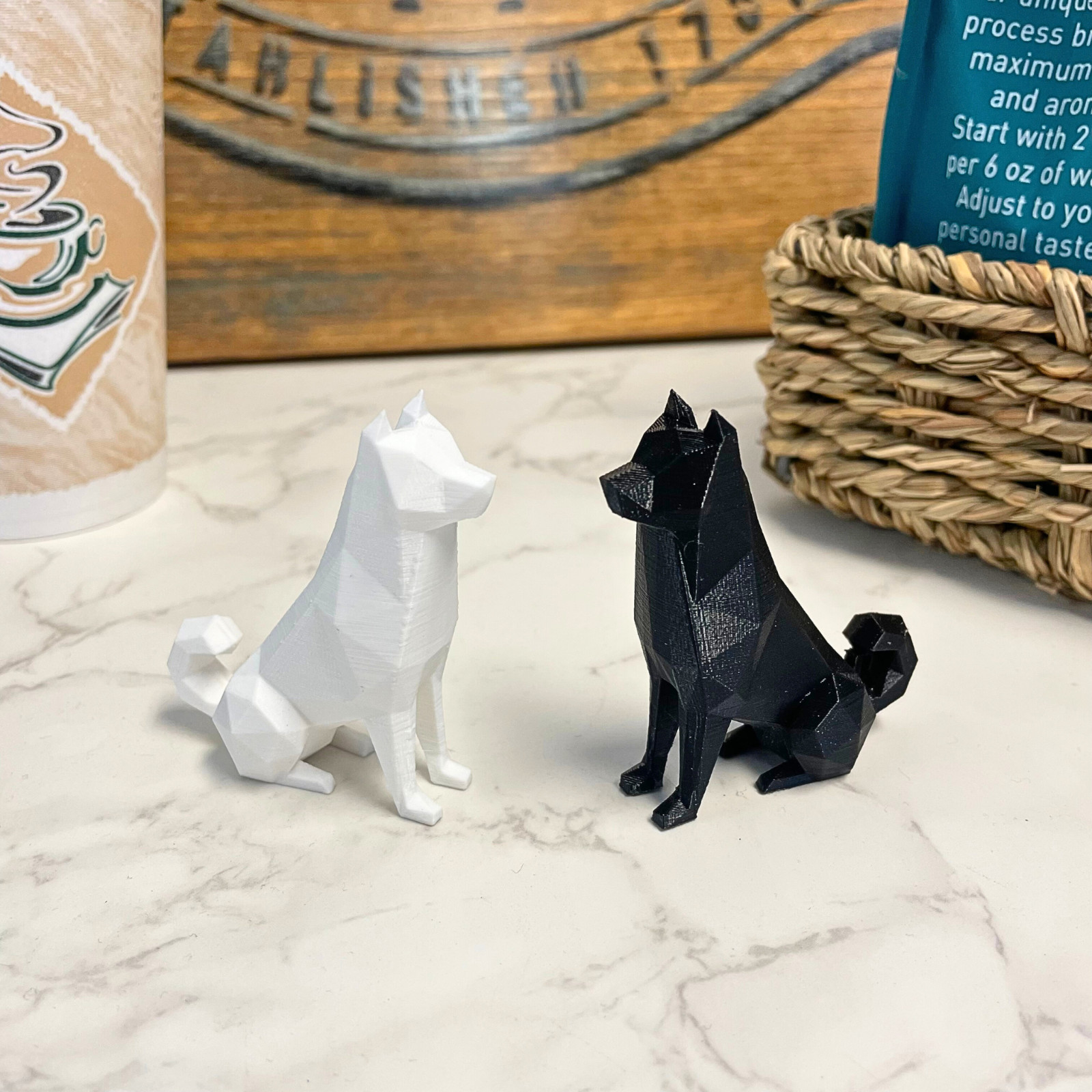 Geometric Akita Dog Figurine – Modern Decorative Akita Sculpture for Home and Of