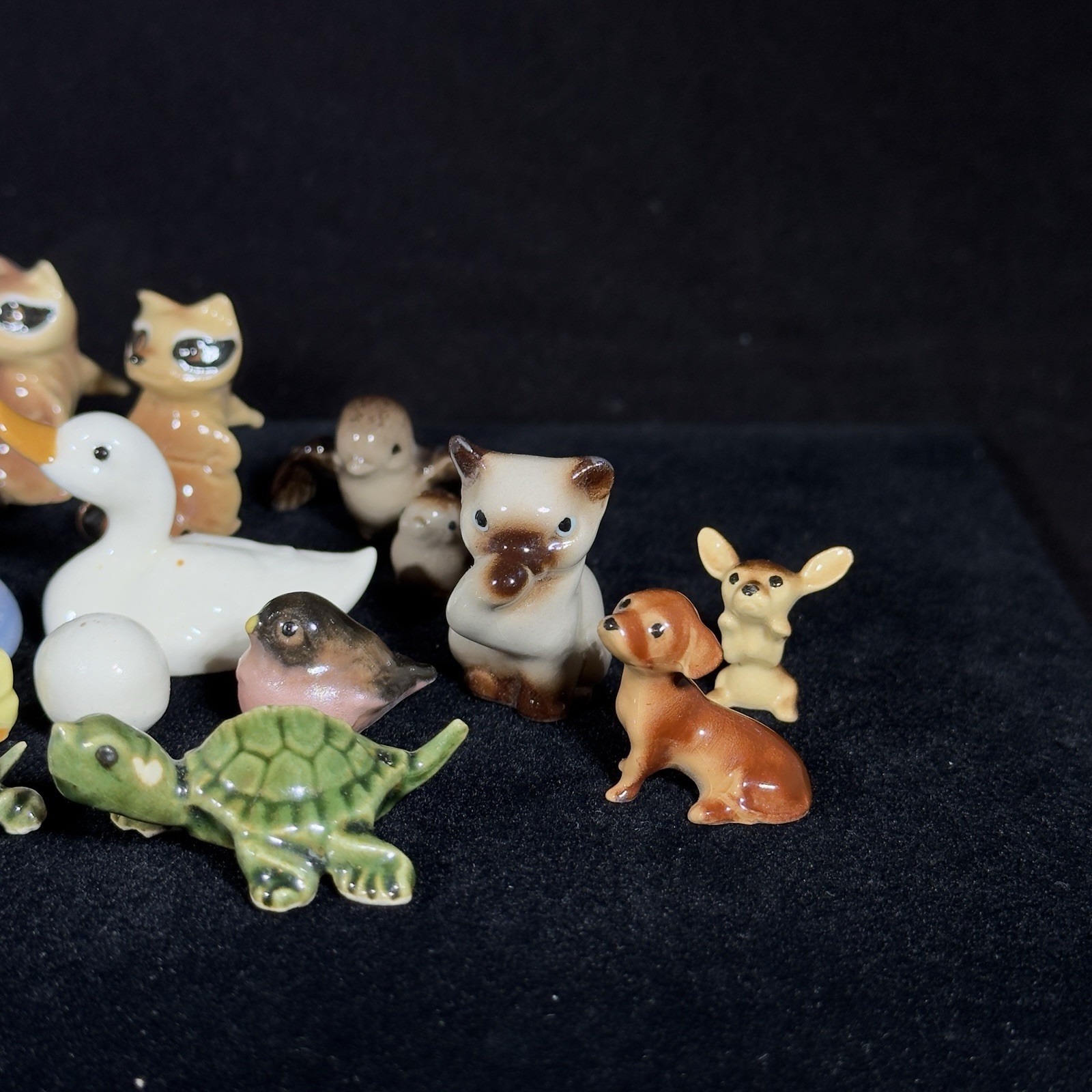 Lot Of 28 Vintage Hagen-Renaker Miniature Figurines Mixed Animals Pond Scene HR