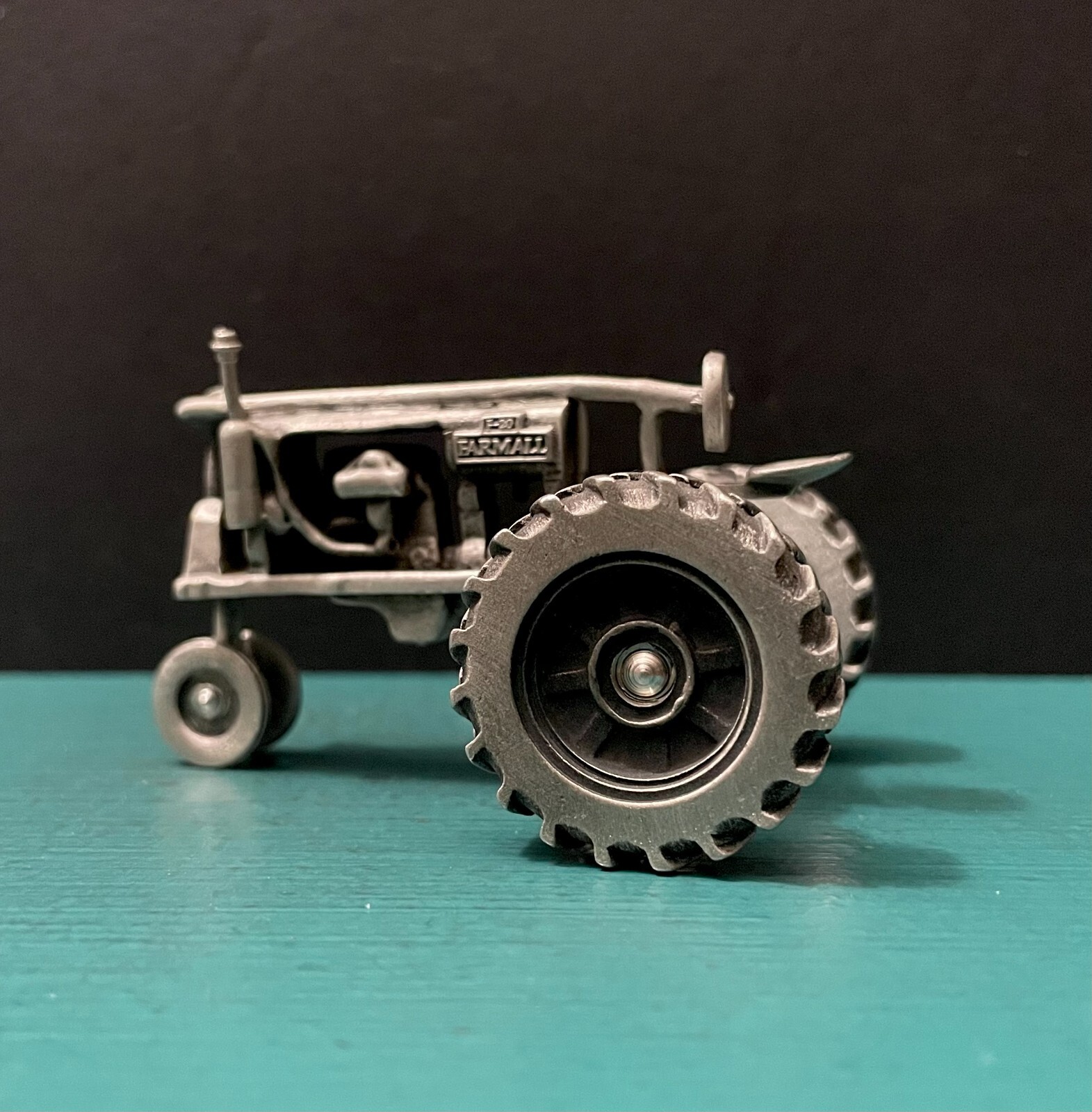 Spec Cast Pewter Antique Case Farmall F-20 Tractor Farm Equipment Model Figurine
