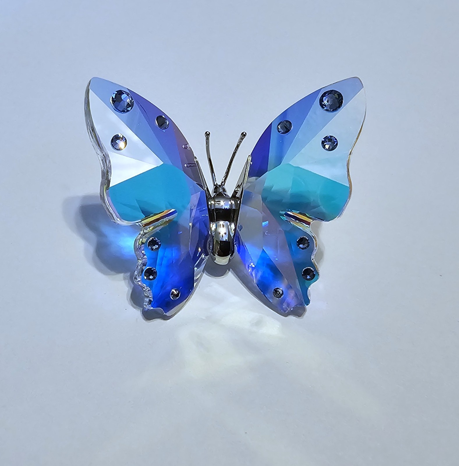 🦋 Swarovski Crystal 2026 Arianna Grande, Aurora Borealis Butterfly Figurine NIB