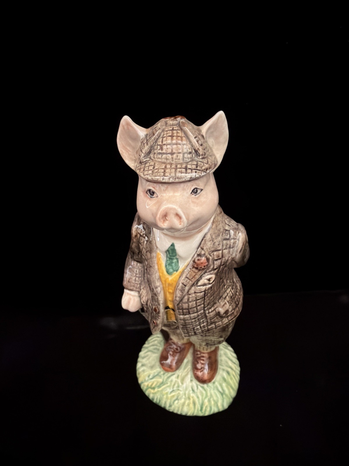Beswick Hand Painted Glossy Ceramic Gentleman Pig Figurine Plaid Animals Theme