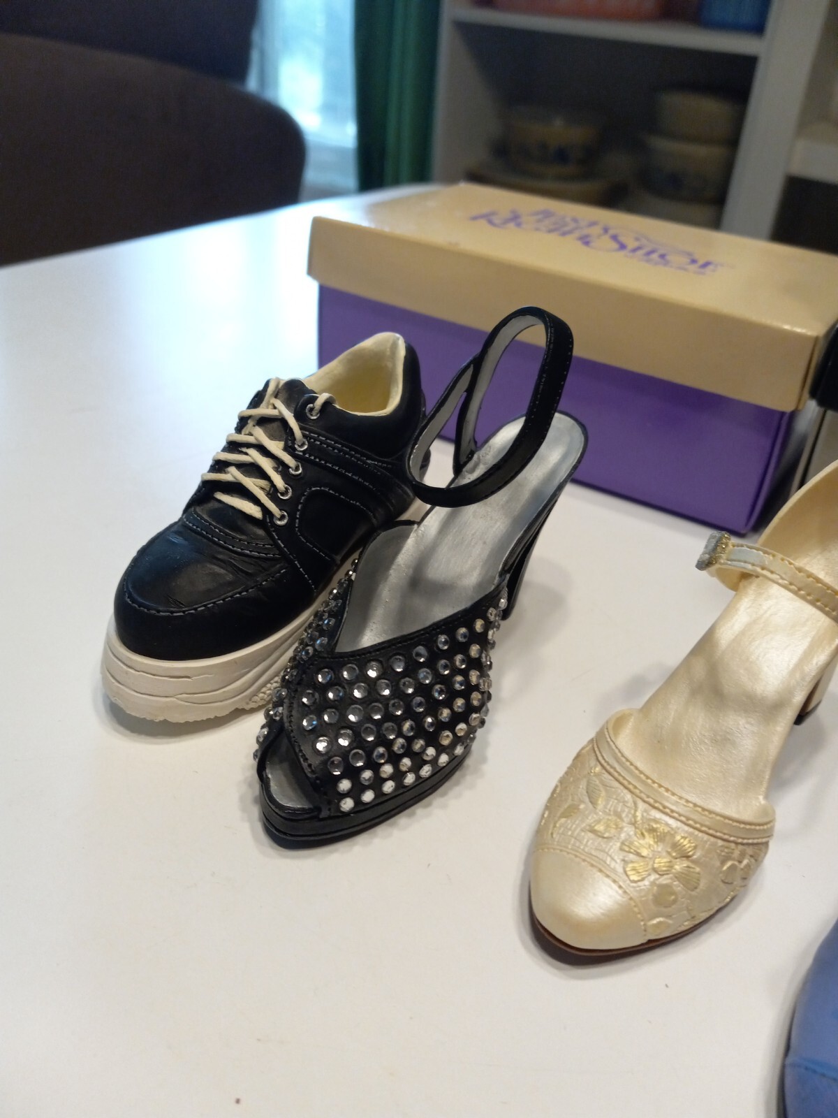 Lot (12) Willits Just the Right Shoe by Raine 1990s – 2000s Retired collectable