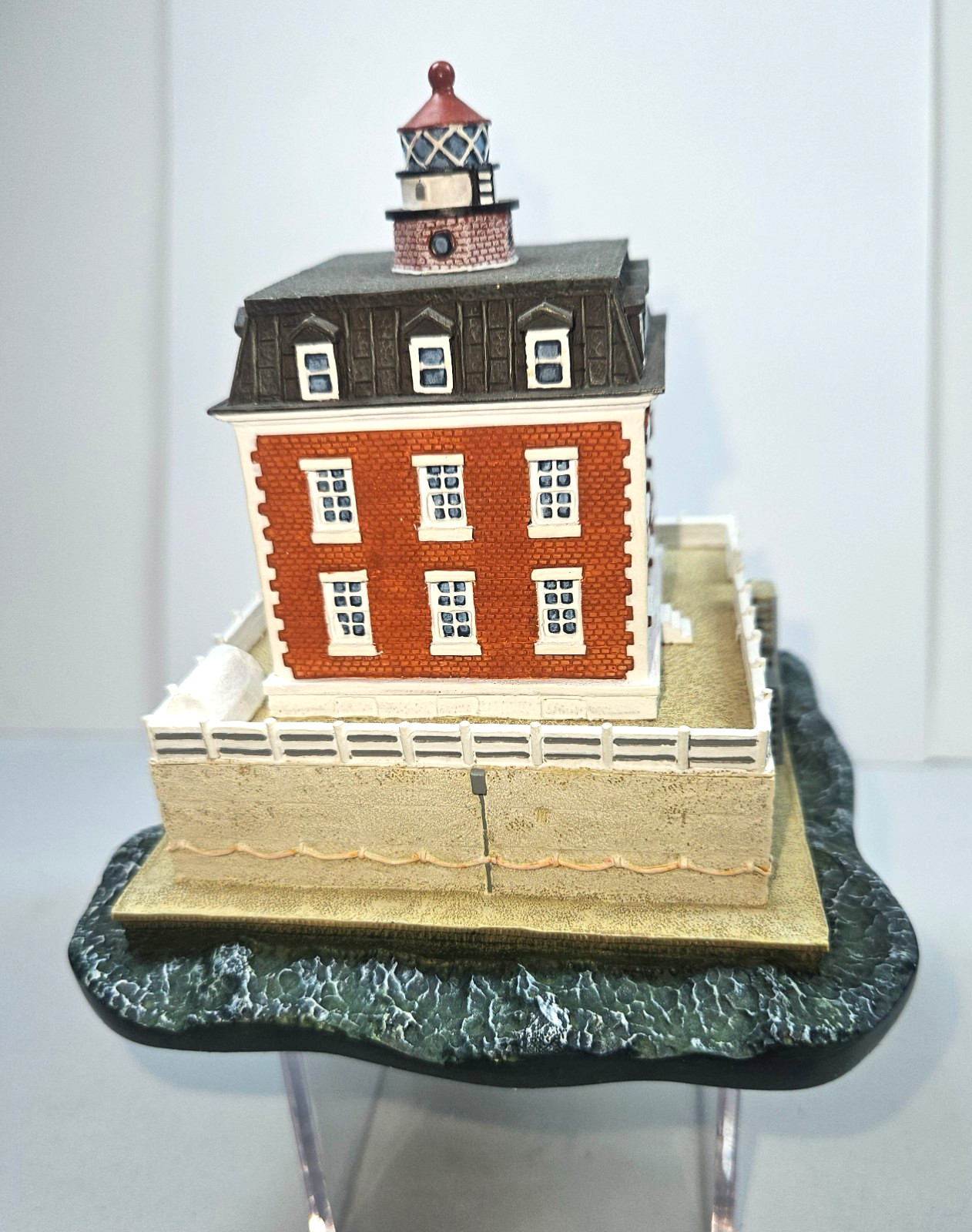 1994 New London Ledge Lighthouse Sculpture Danbury Mint Figurine New London CT