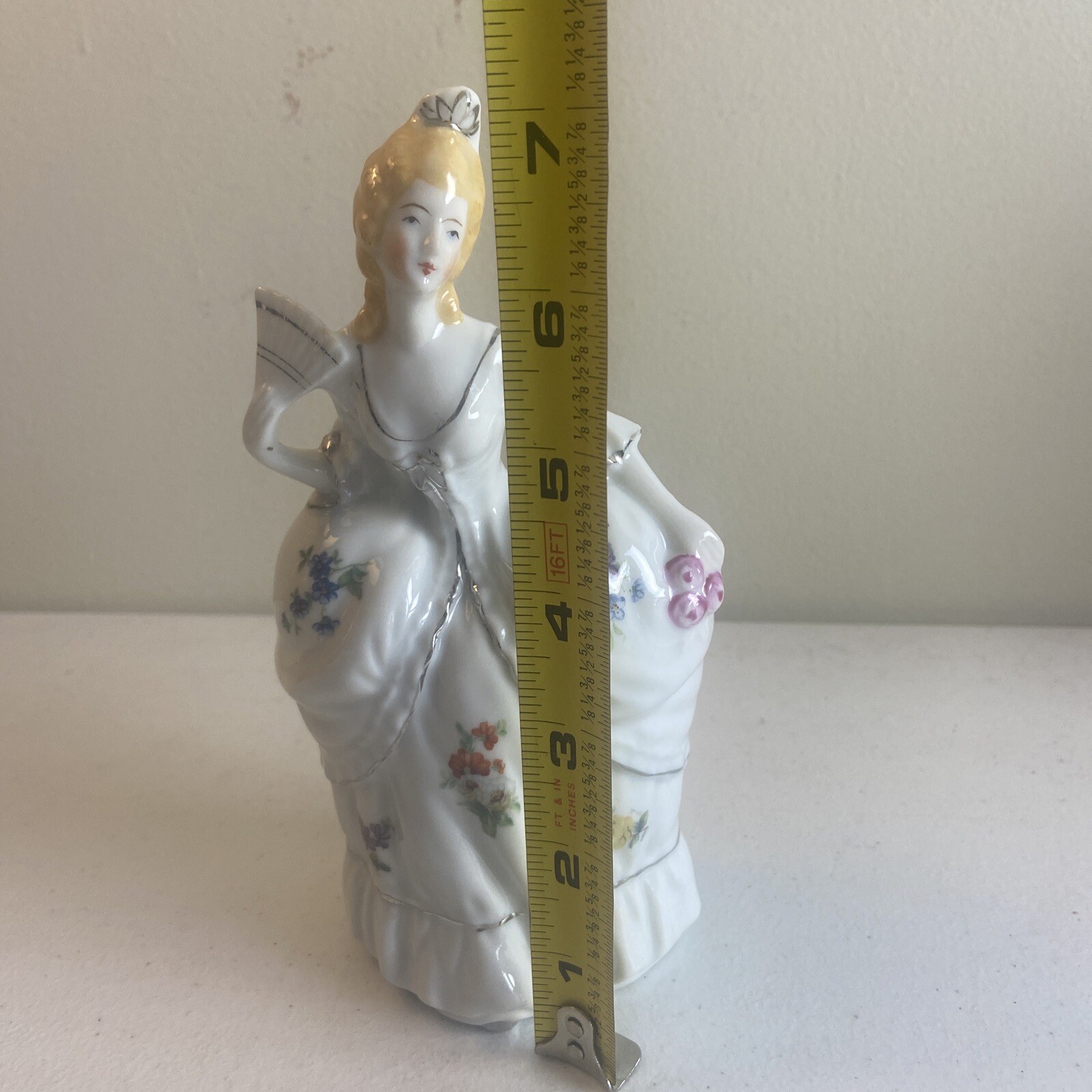 Colonial Empire Crinoline Lady Figural Wall Pocket w/ Platinum trim, JAPAN Vtg