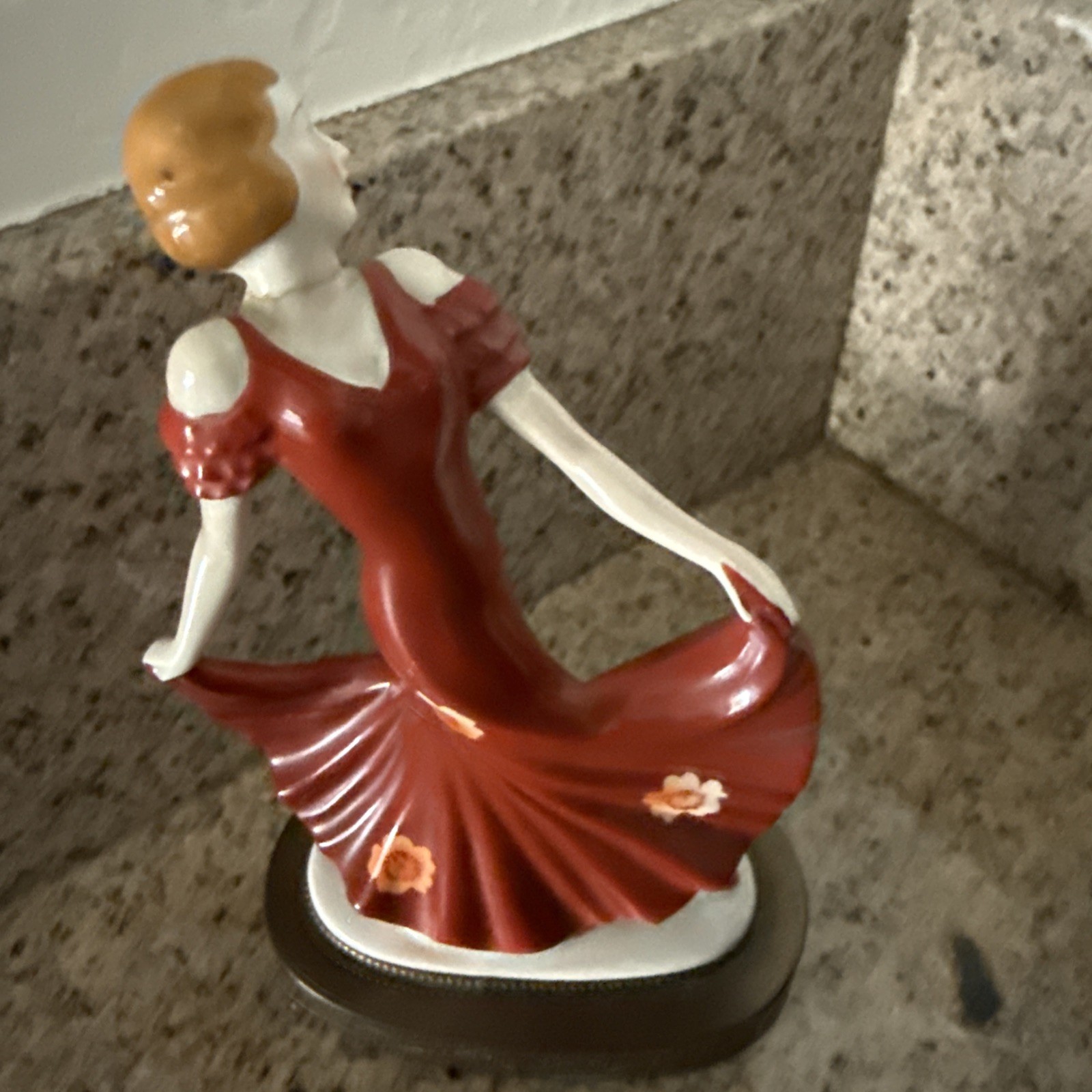 1940s Porcelain Art, Deco Woman, Figuring ￼