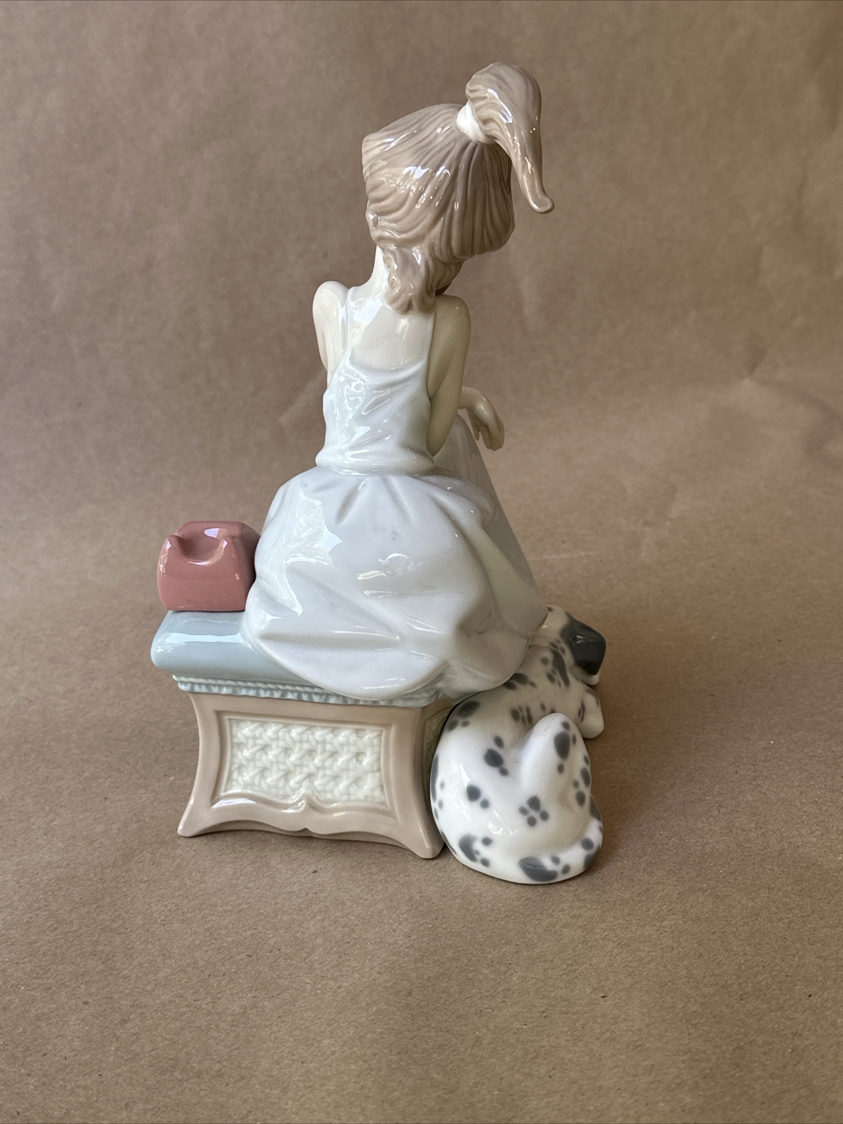 Lladro 05466 Chit Chat Girl On Phone With Dalmatian Dog, Artist Signed,Mint,￼Box