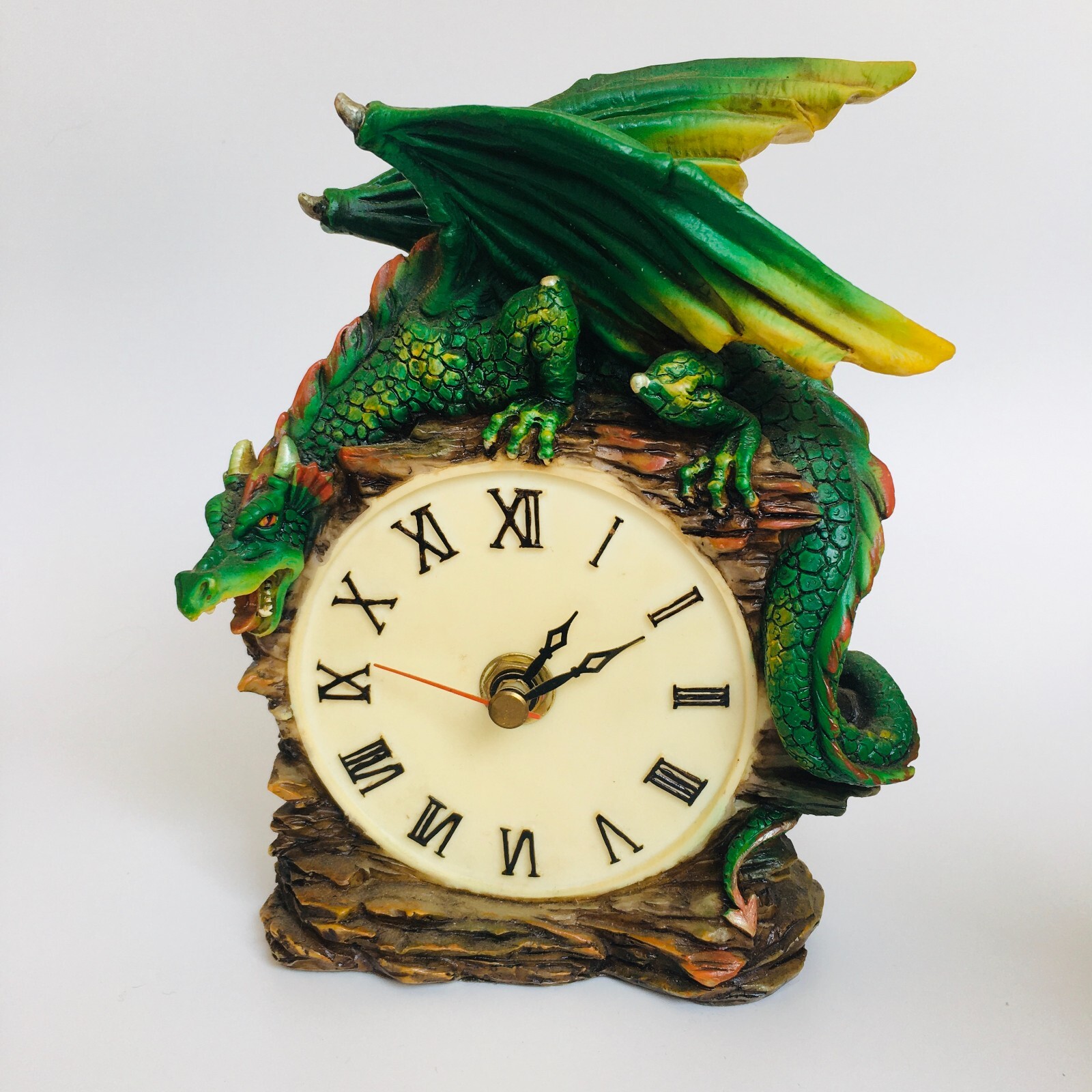 Medieval Perched Resin W.U.I Dragon Roman Numeral Table Clock Untested 6″