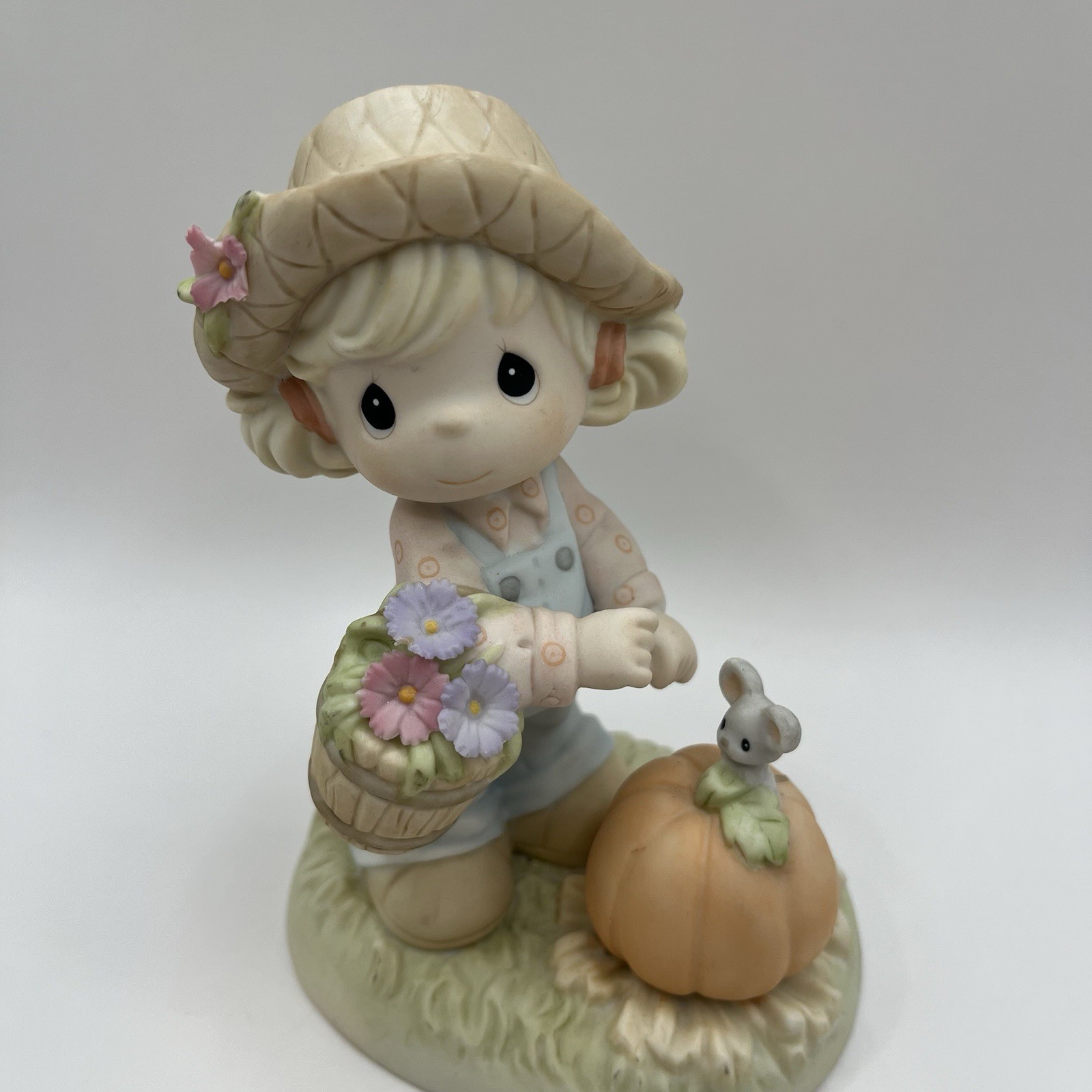 2001 Precious Moments Enesco 101526 October Cosmos: Ambitious Pumpkin Mouse Read