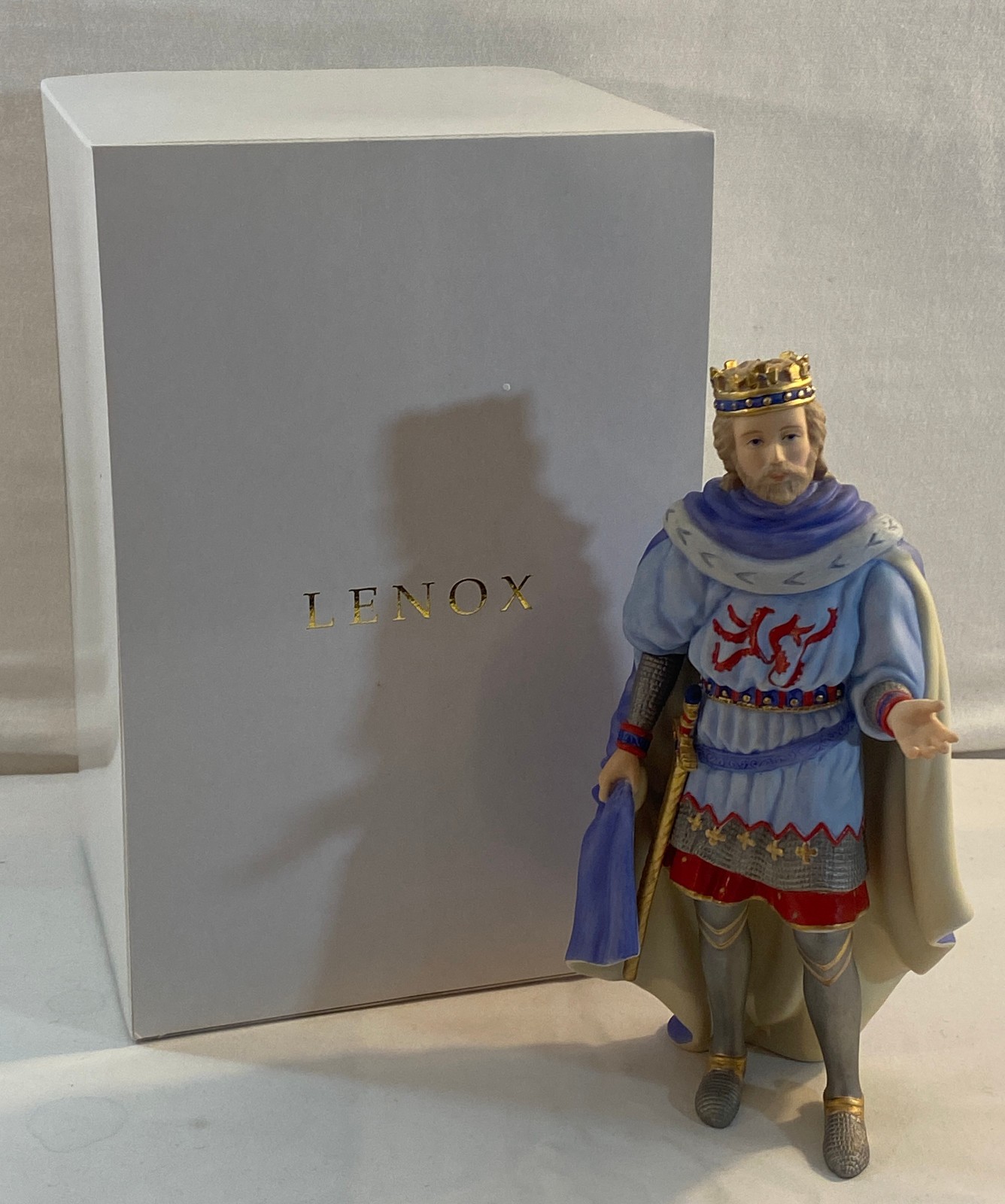 2004 Lenox Legendary Princesses Porcelain King Arthur Camelot Figurine + Box