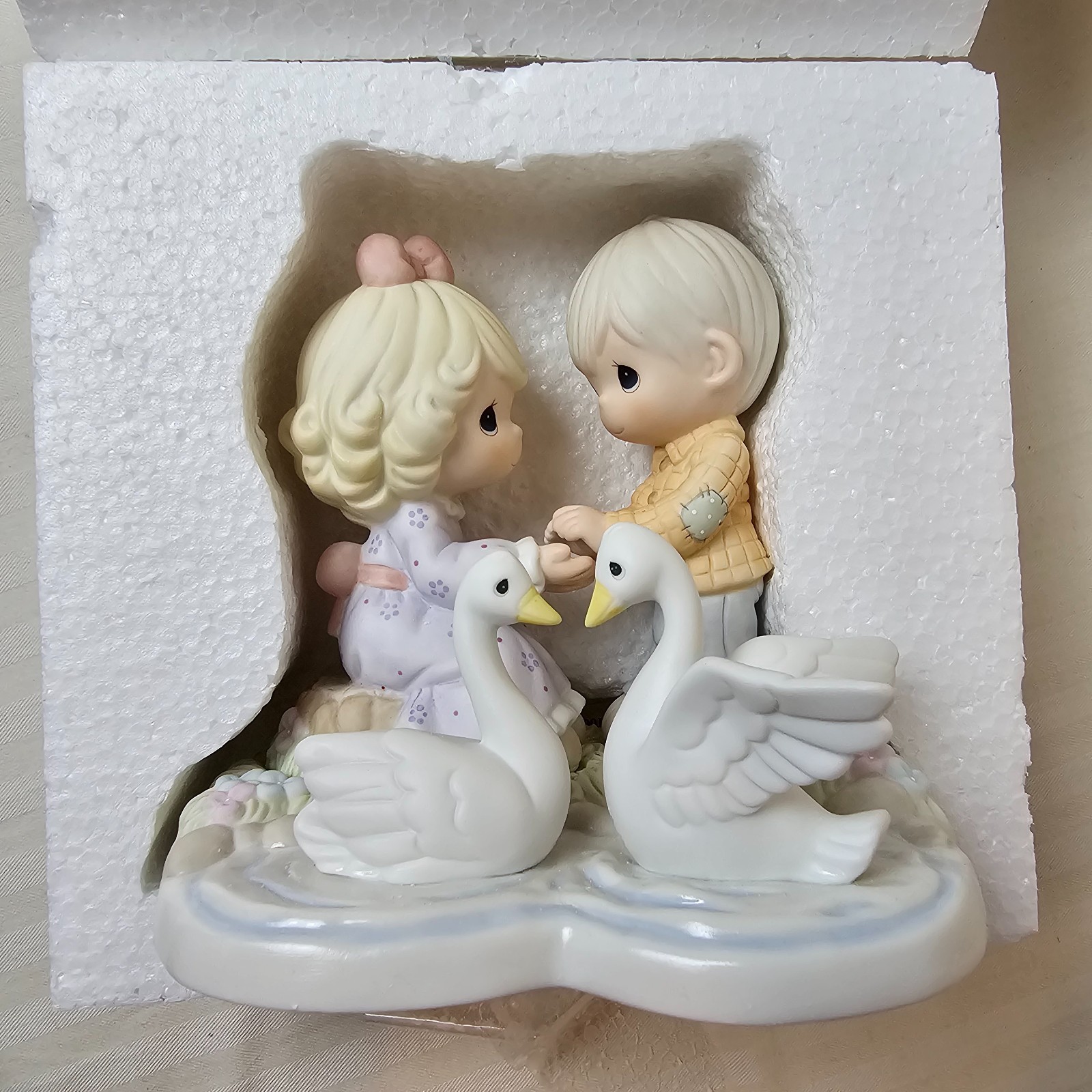 Precious Moments ‘Your Love Gives Me Wings’ 2006 Swans Lake Pond Couple 610070