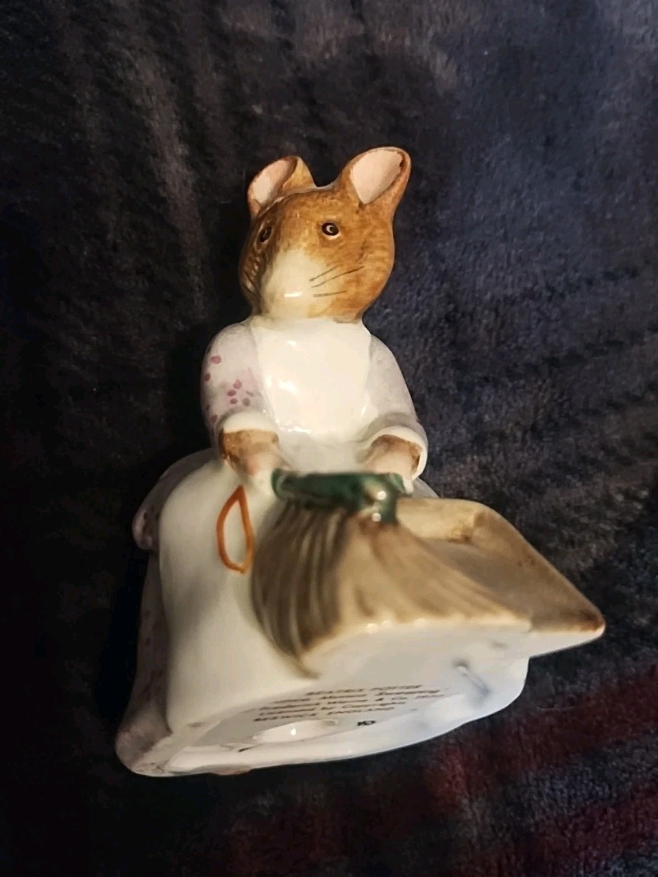 Beswick Beatrix Potter Mouse Figurine 1989 Royal Albert Hunca Munca Sweeping