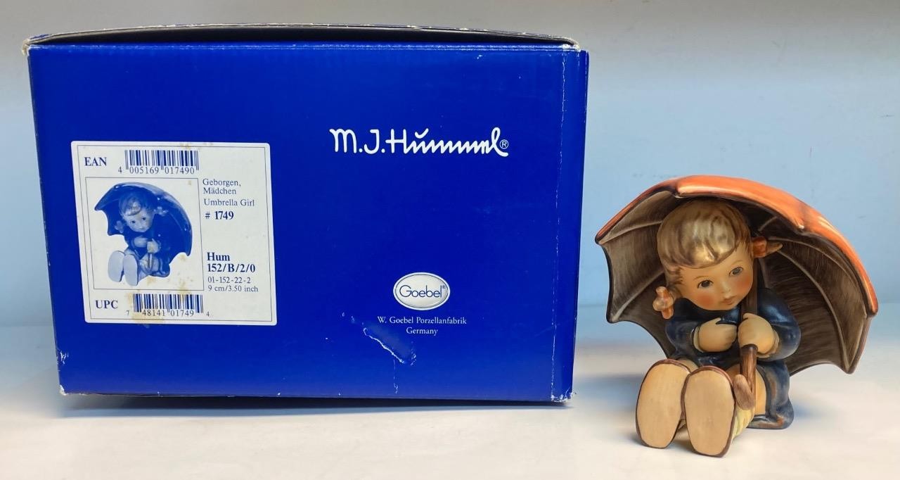Hummel Figurine Umbrella Girl 152/B/2/0 TMK8 3 1/2″ Tall in Original Box