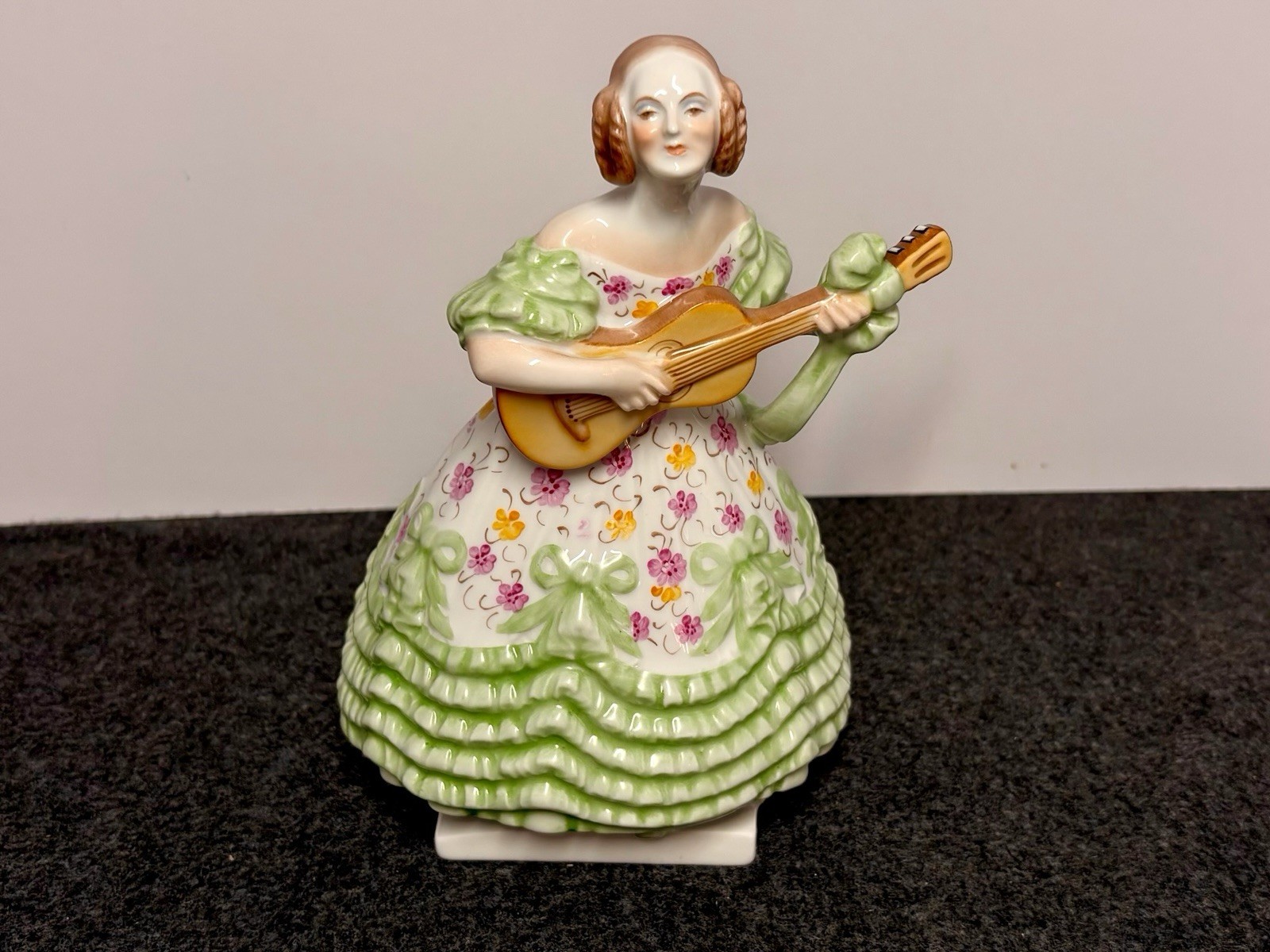 Vintage Herend Hungary Deryne Lady Playing Guitar Figurine Green Dress #5796