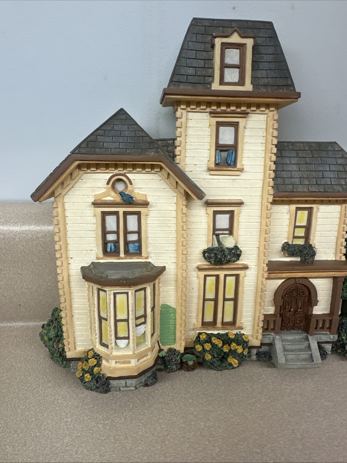Brian Baker’s Collection Bayview Victorian Living And Seaside Lot Of 4