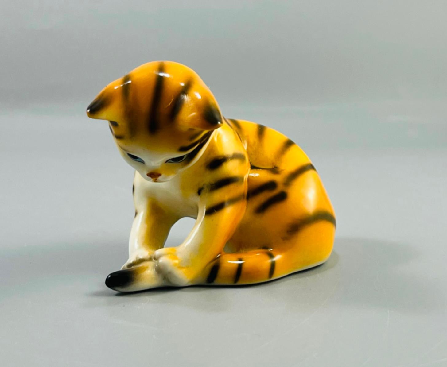 Cats of Character Danbury Mint Bone China “Tail End” Orange Tabby Cat Figurine