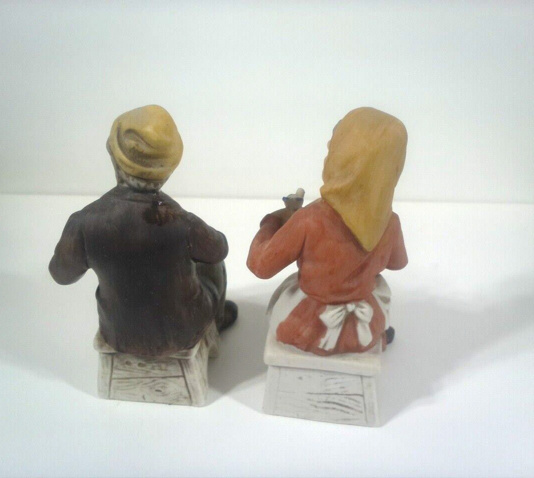 Porcelain Old Man & Woman Figurine Set Unbranded Rural Country Shelf Statue VTG