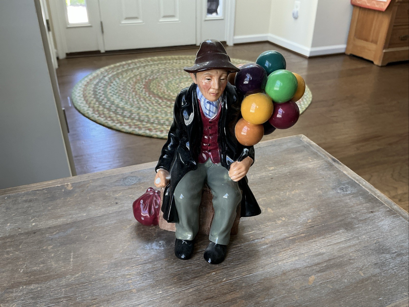 Royal Doulton Figurine The Balloon Man HN1954 Porcelain Made In England No Box