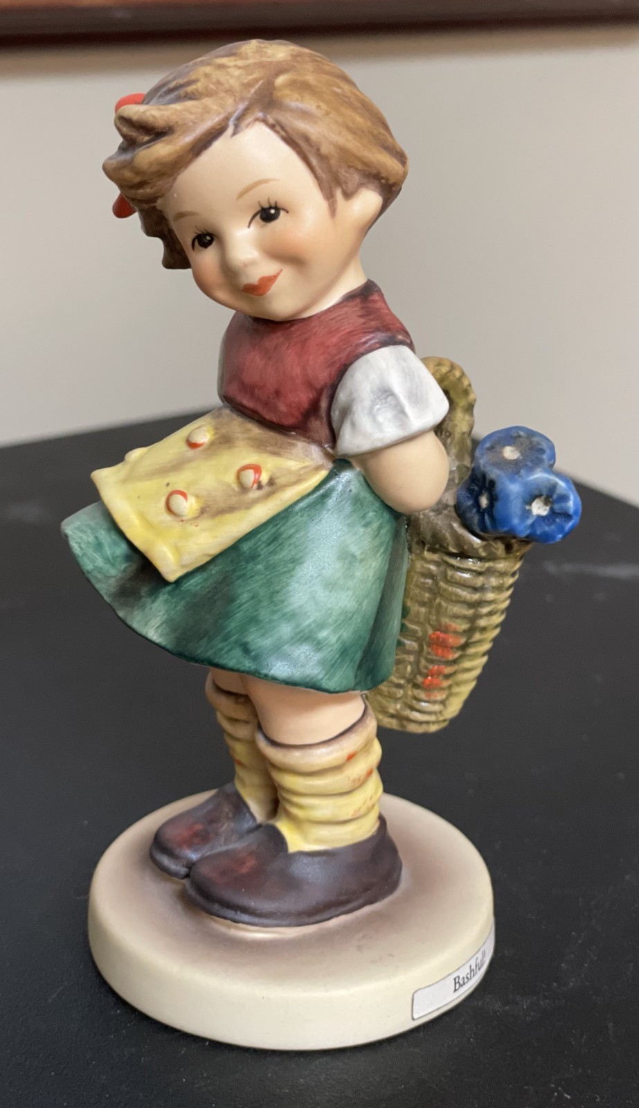 Hummal 377 1971’s Bashful – 5.5 inches tall