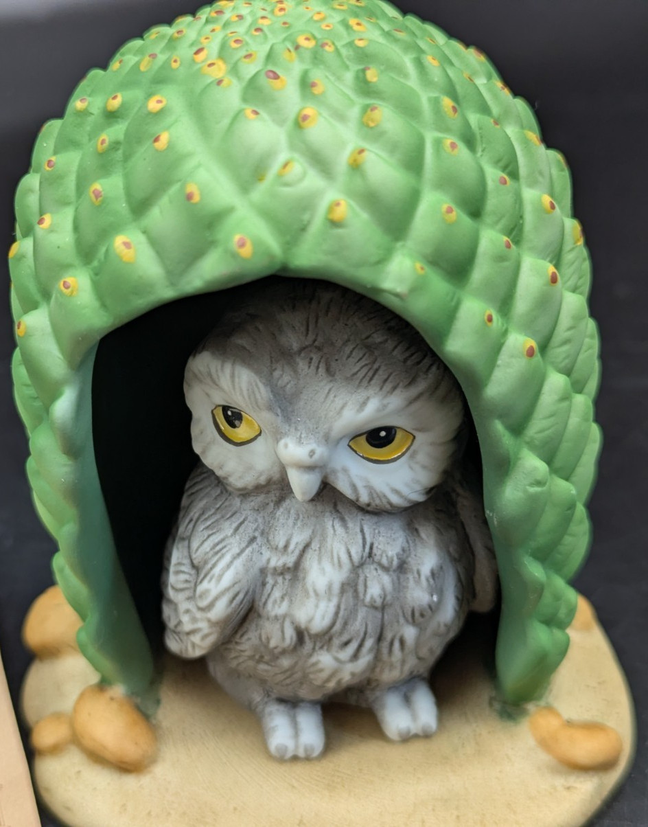 1984 FRANKLIN MINT JACQUELINE B SMITH WOODLAND SURPRISES PORCELAIN OWL HABITAT