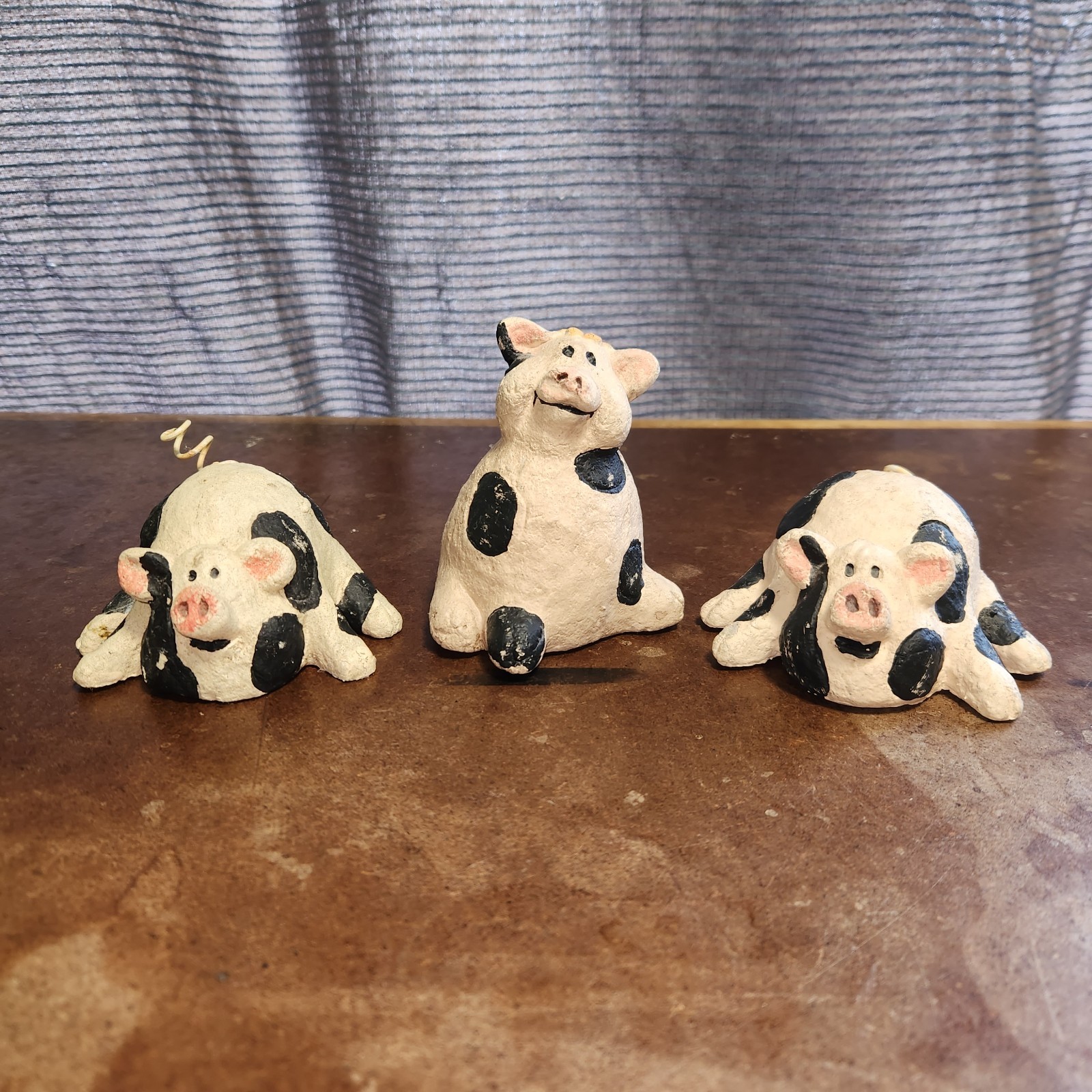 Vintage & Unique Set Of 3 Pulp Paper Mache Spotted Pigs Piggies Farmhouse Decor