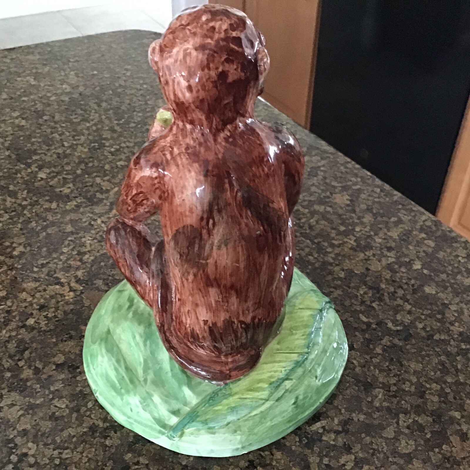 WONDERFUL CHELSEA HOUSE CHIMPANZEE W/ BANANAS PORCELAIN FIGURINE ITALY EXCELLENT