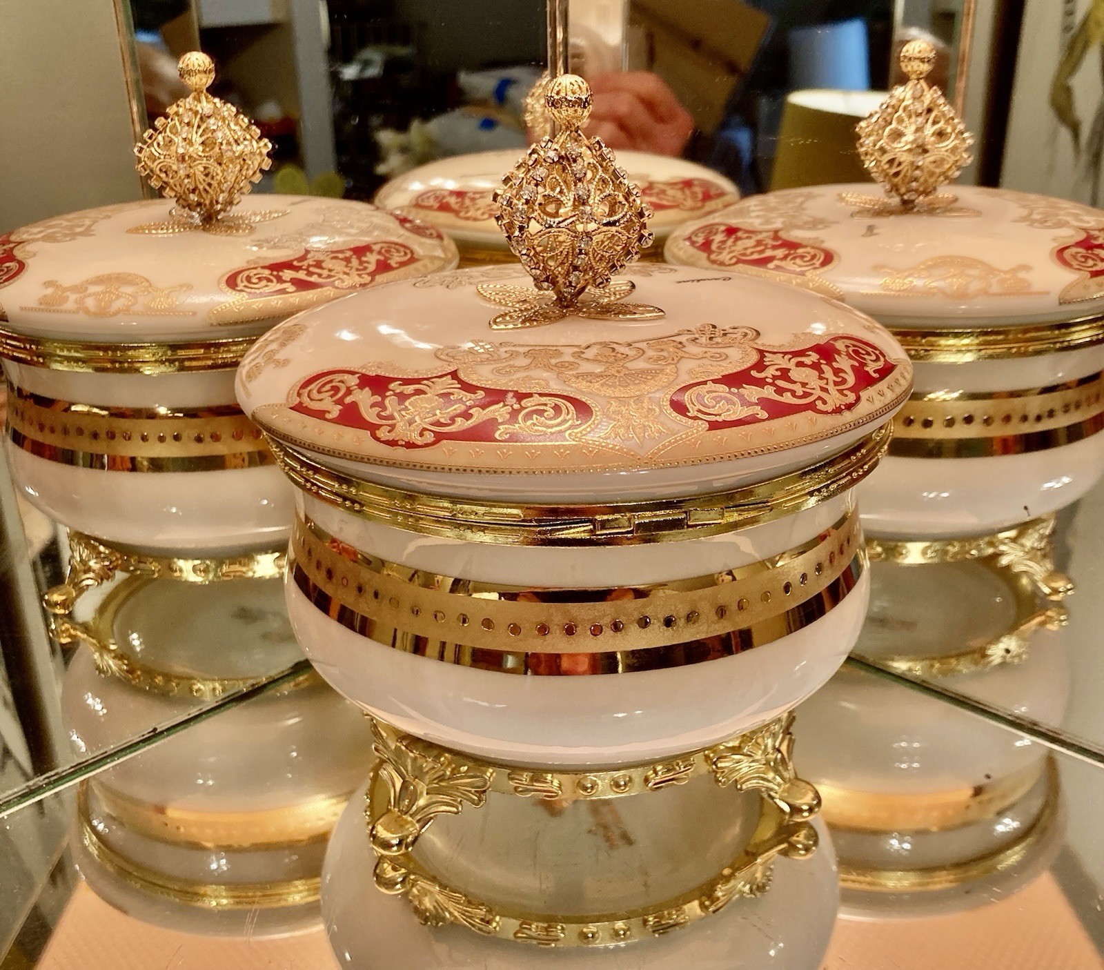 Caroline Porcellane Factory Italy Gold Filigree Enameled Hinged Box “Pristine”