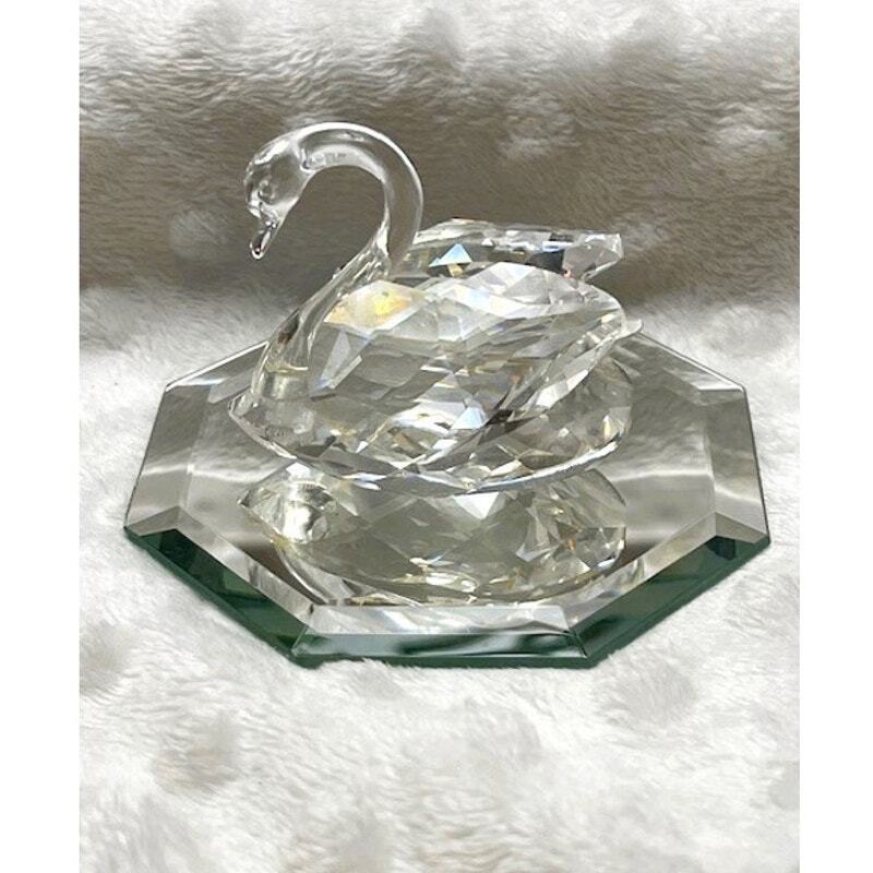 Vintage Swarovski Beauties of the Lake Crystal Swan (Medium)w/Mirror-Retired
