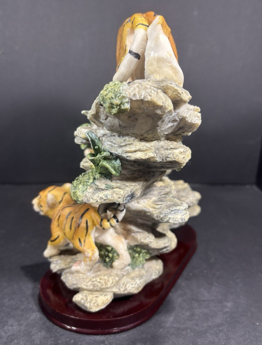 Tigers Figurine Freestanding Very Detailed Ceramic Decorative 10”Hx12”Lx6.5”W EC