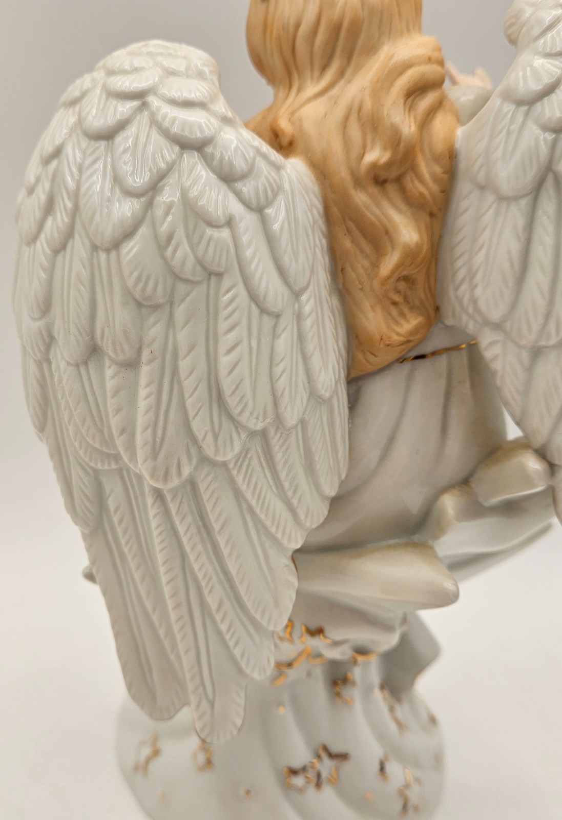 Angel Playing Flute Porcelain Wind Up Music Box Figurine Stars Gold Trim 9″