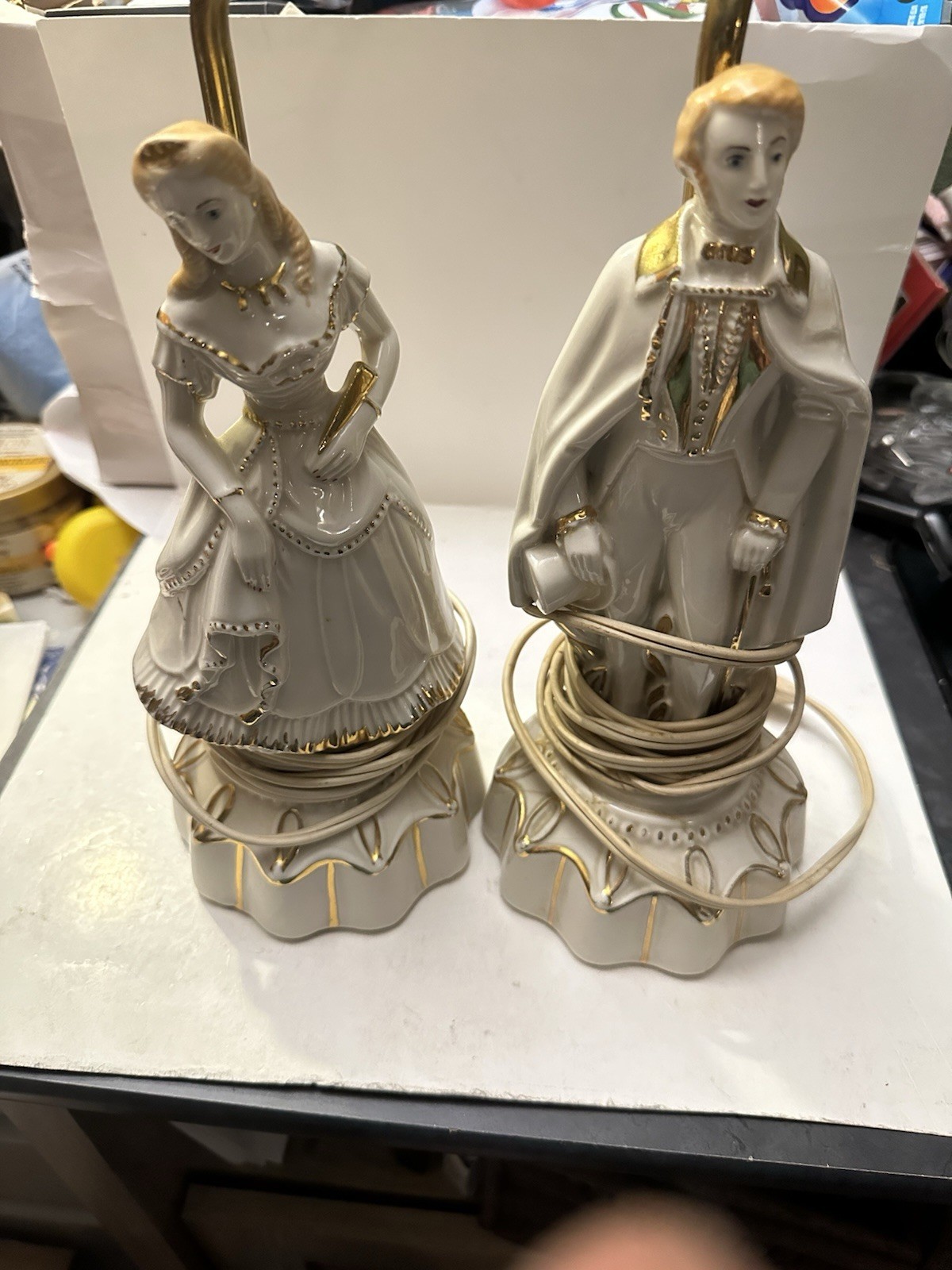 VTG Colonial Couple Porcelain Victorian Figurine 7” White Gold Trim Lamps/DWK173