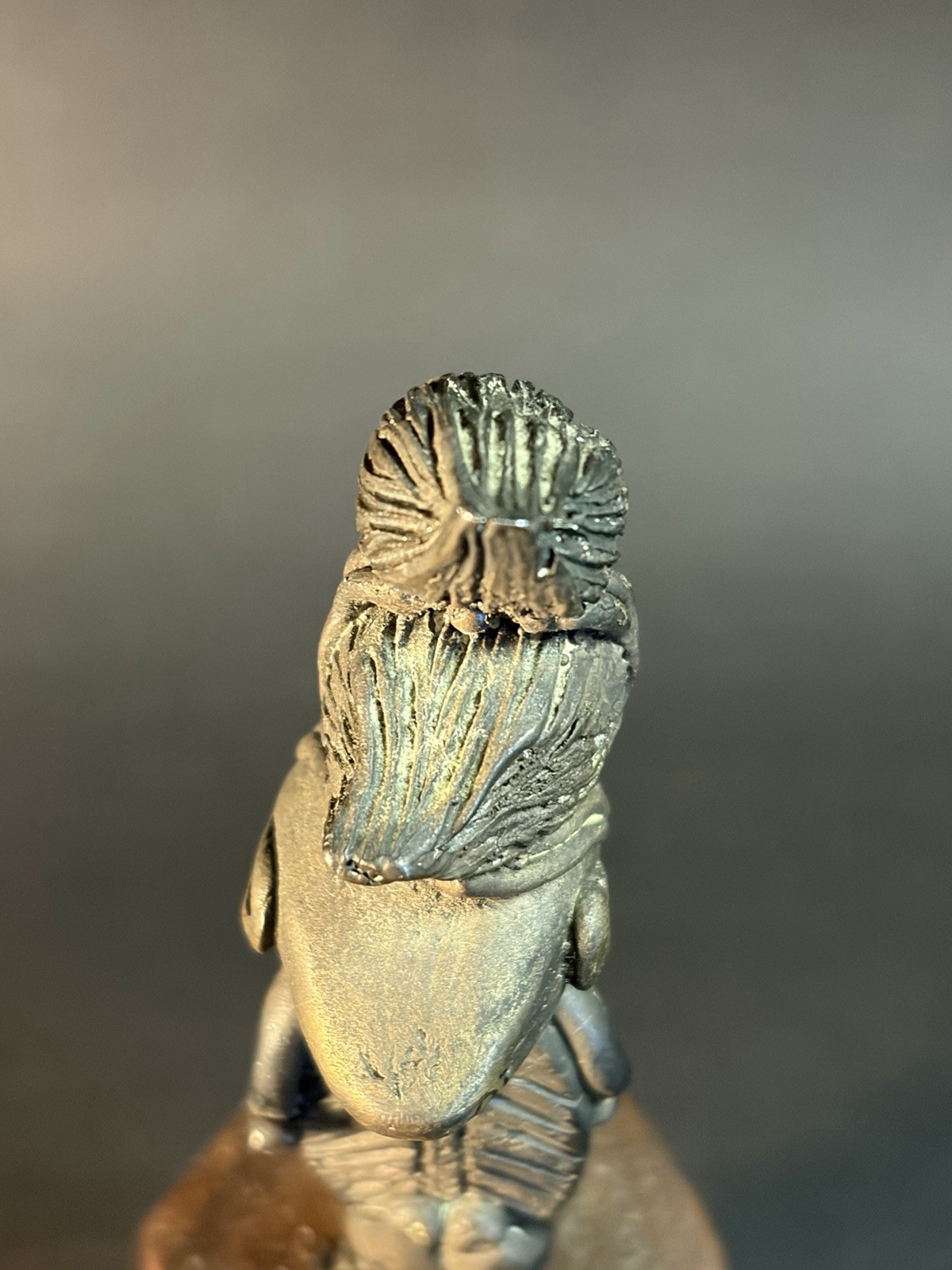 Unusual Sculpture Totem 5.25” Tall Metal On Wood Base Kiwi Birds & Figure