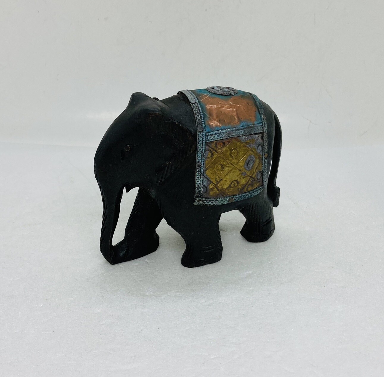 Vintage 1970s Solid Wood Elephant Figurine Copper Carpet 4” Decor Thailand 36