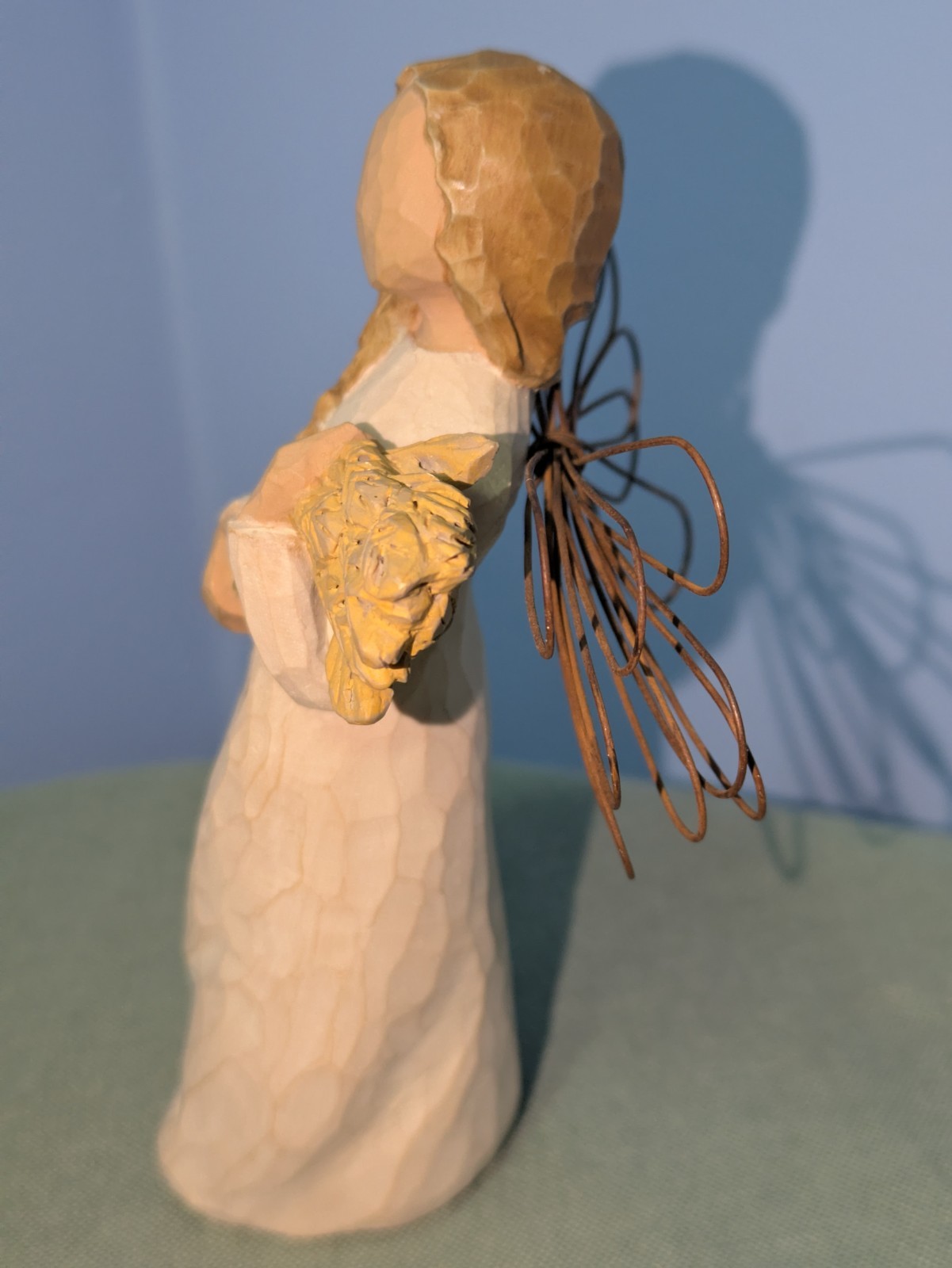 Willow Tree Figurine “Angel Of Autumn” By Susan Lordy