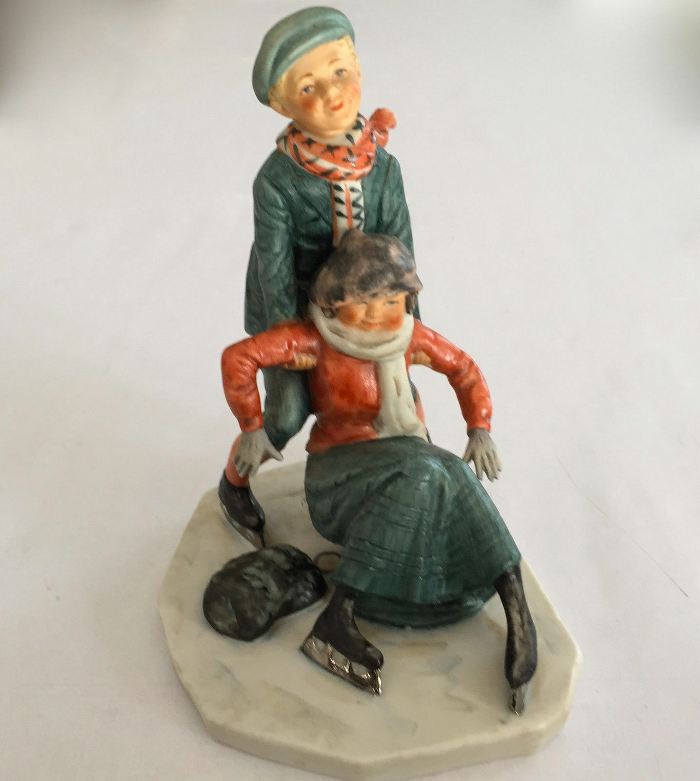 NORMAN ROCKWELL GORHAM FIGURINE “THE NOVICE SKATER” WEIGHS 1 LB 6″x 5″x 4″ EUC