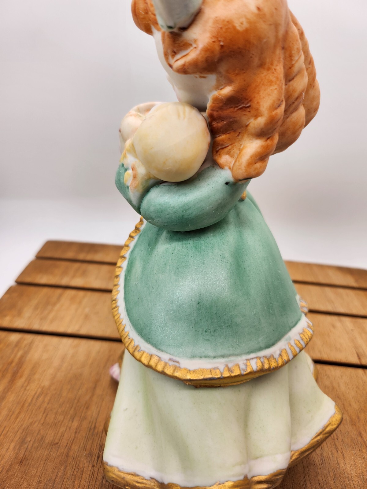 7″ – Vintage Atlantic Mold – Woman Holding A Child – See All Photos