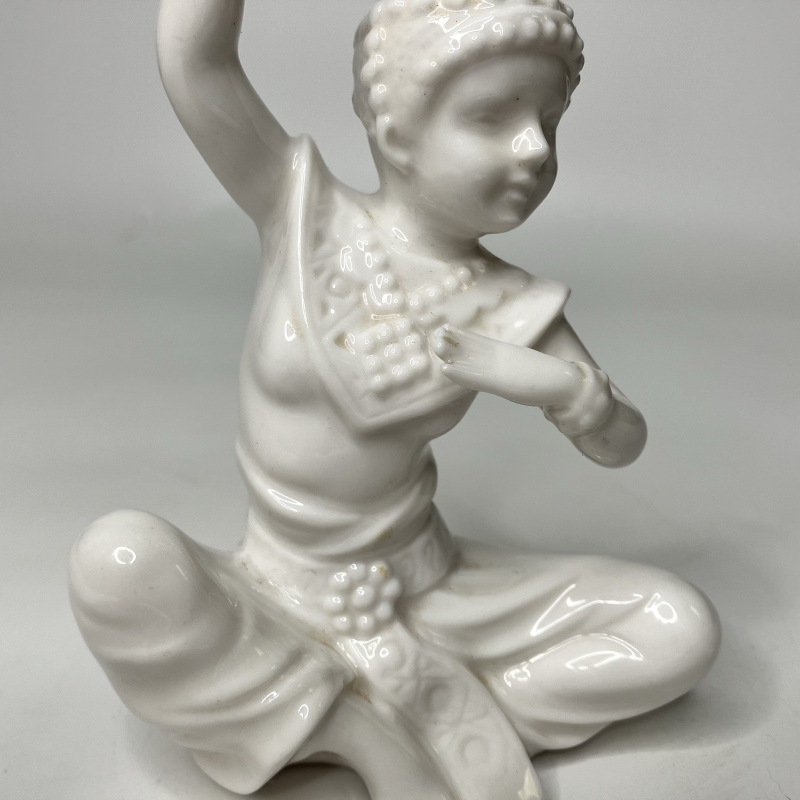 Vtg Ardalt Lenwile Japan Ceramic Thai Dancer Figure #6847 White 5″ x 3 1/2″ Tag