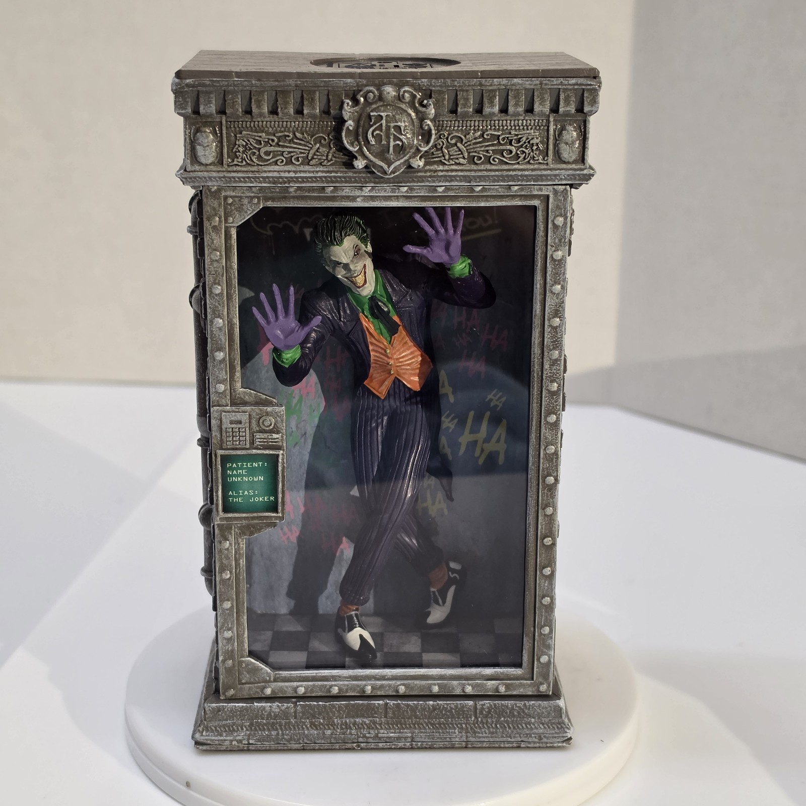 Bradford Exchange The Joker Batman: Arkham Asylum Cell Block Villain Sculpture