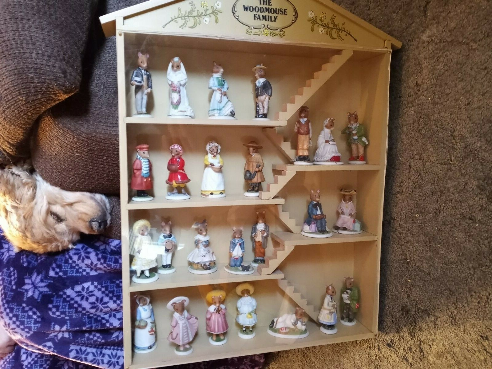THE WOODMOUSE FAMILY complete set of 25 in display case, and all certificates