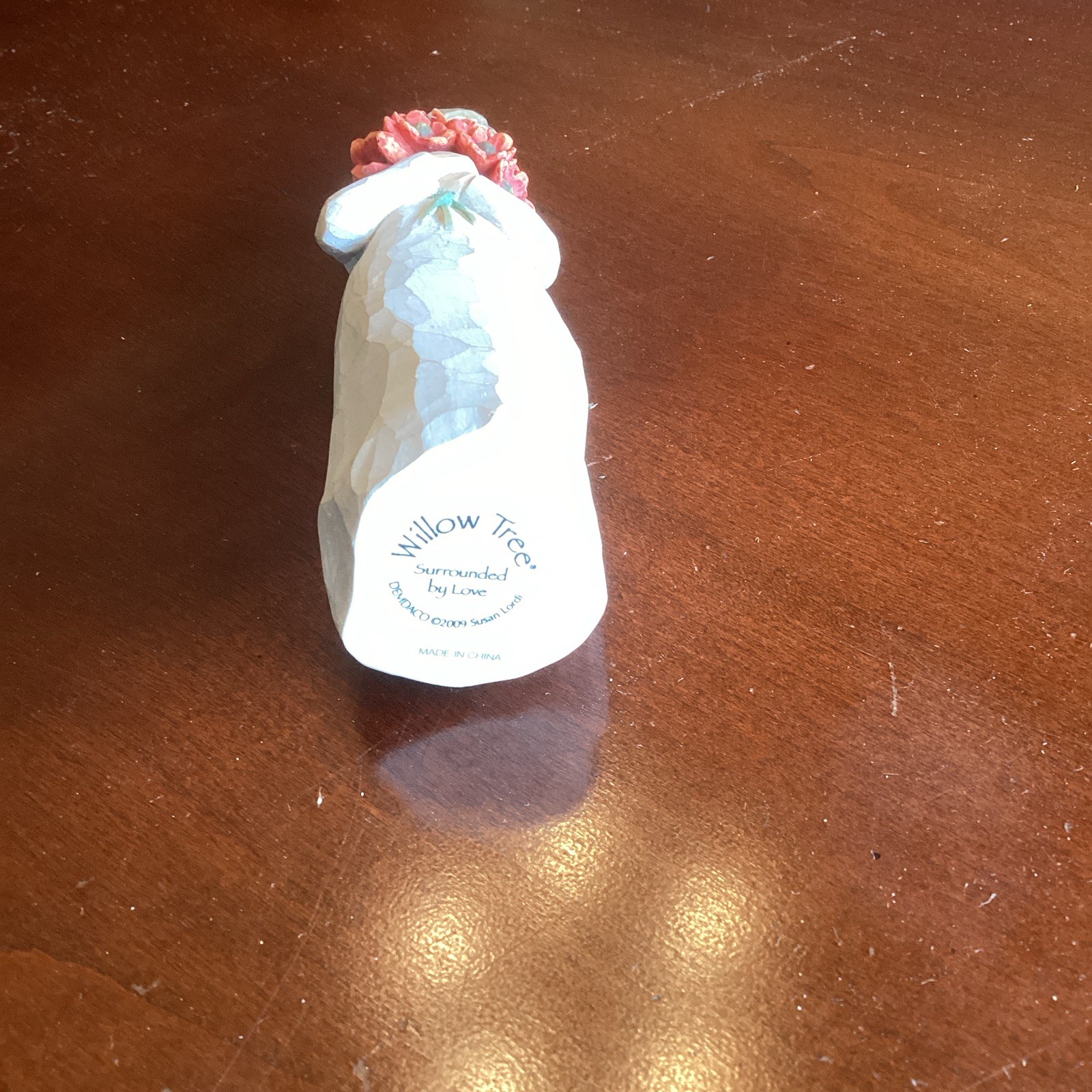 Willow Tree Surrounded by Love Susan Lordi Woman Figurine Hand Painted 2009