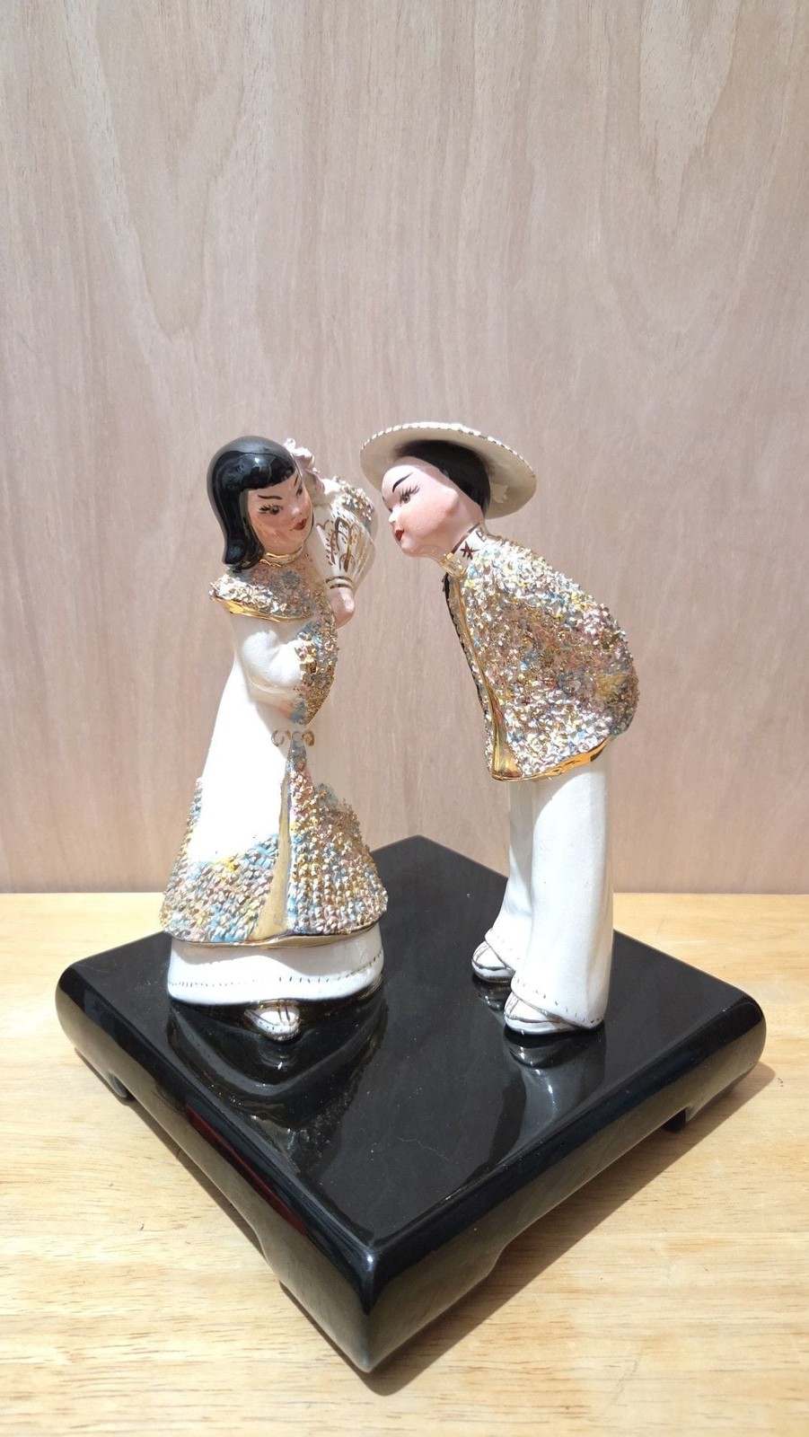 Ceramic Arts Studio Vintage Oriental Asian Couple Figurine on Black Base