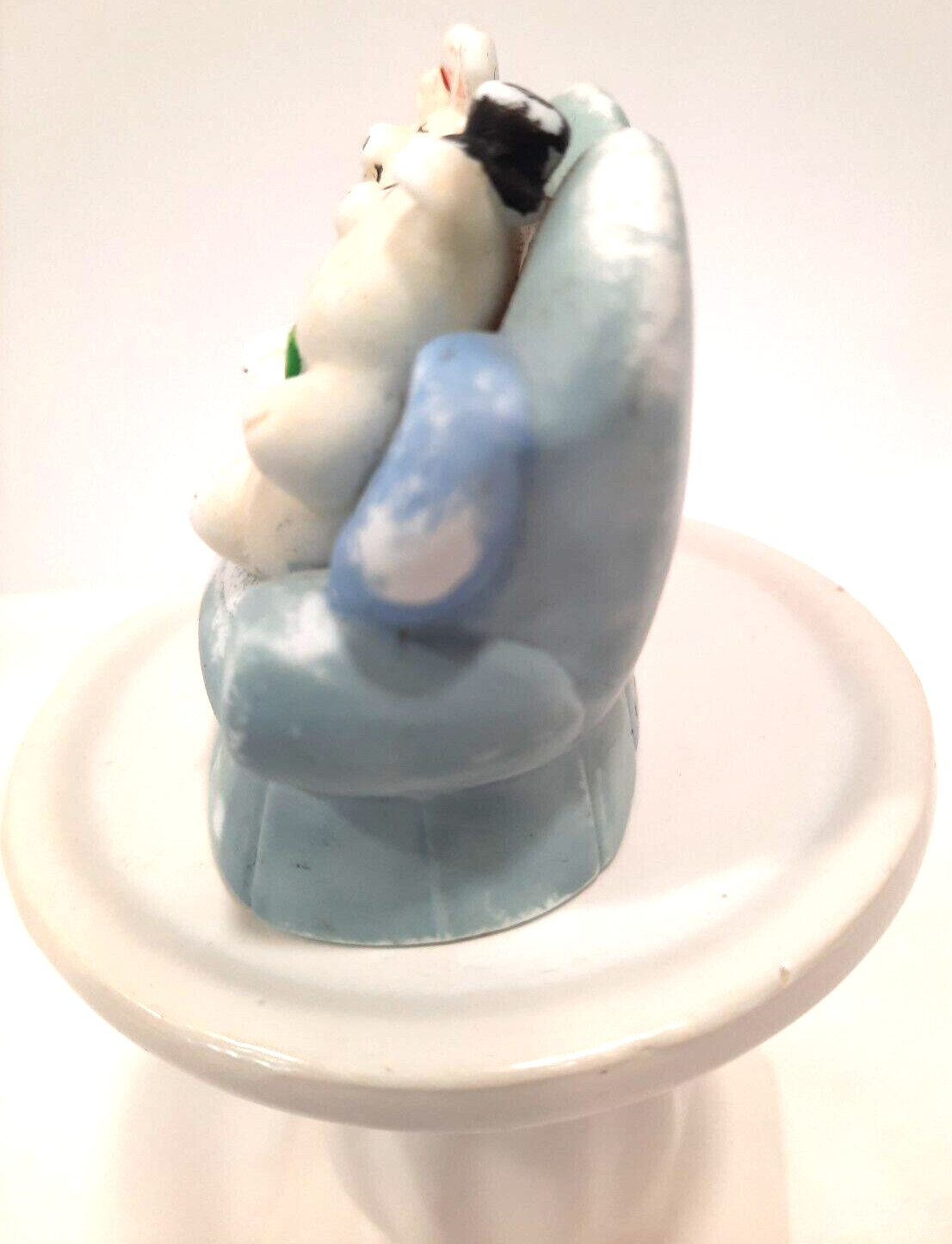 Bisque Porcelain Pigs On Couch Signed Lynn 1988 Taiwan backwards mark