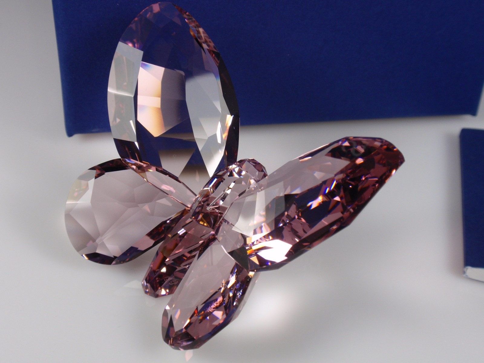 Swarovski Crystal Butterfly, Light Amethyst MIB #855739