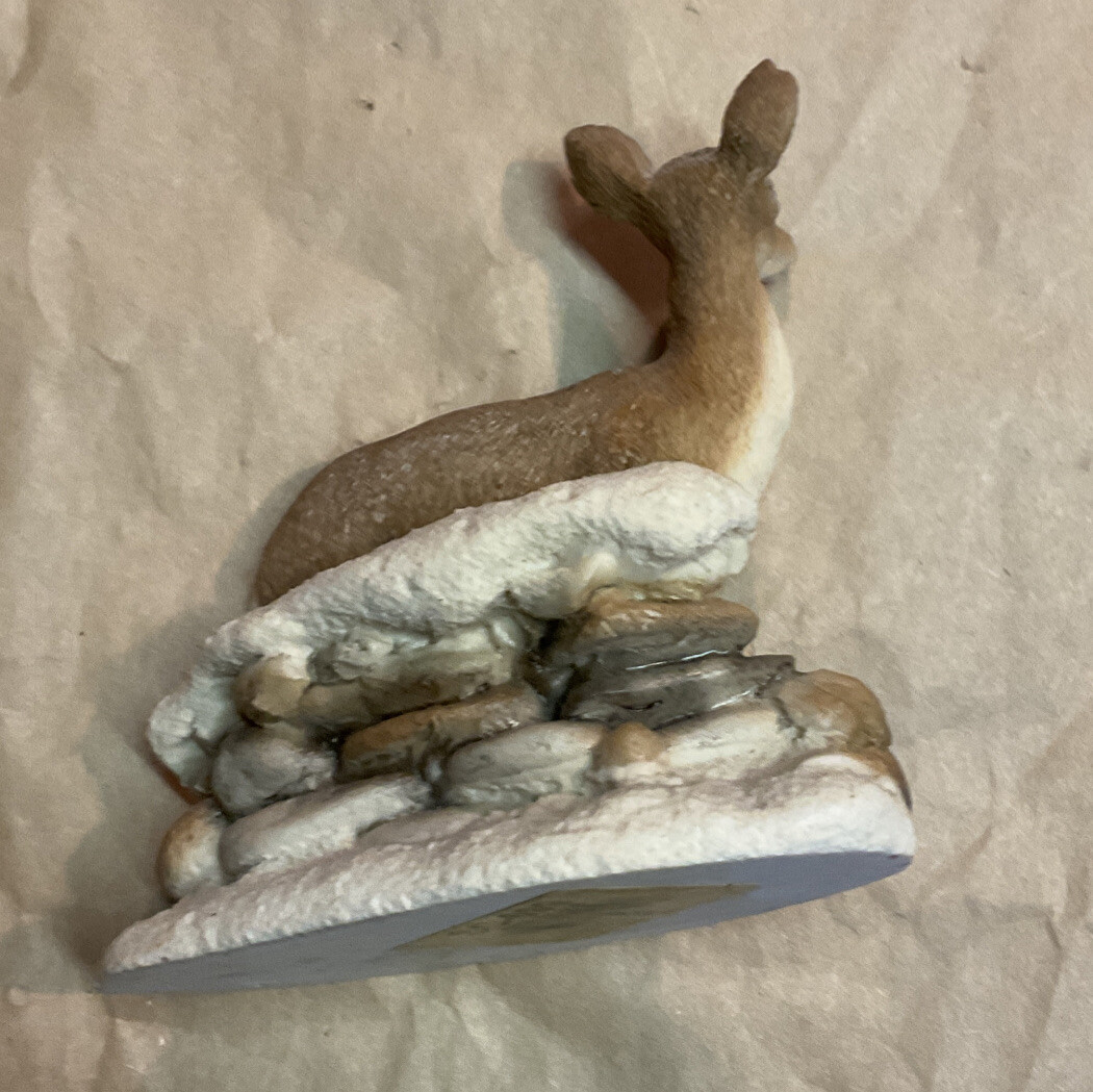 vintage white tail deer DOE figurines #SC-699 made in U.S.A