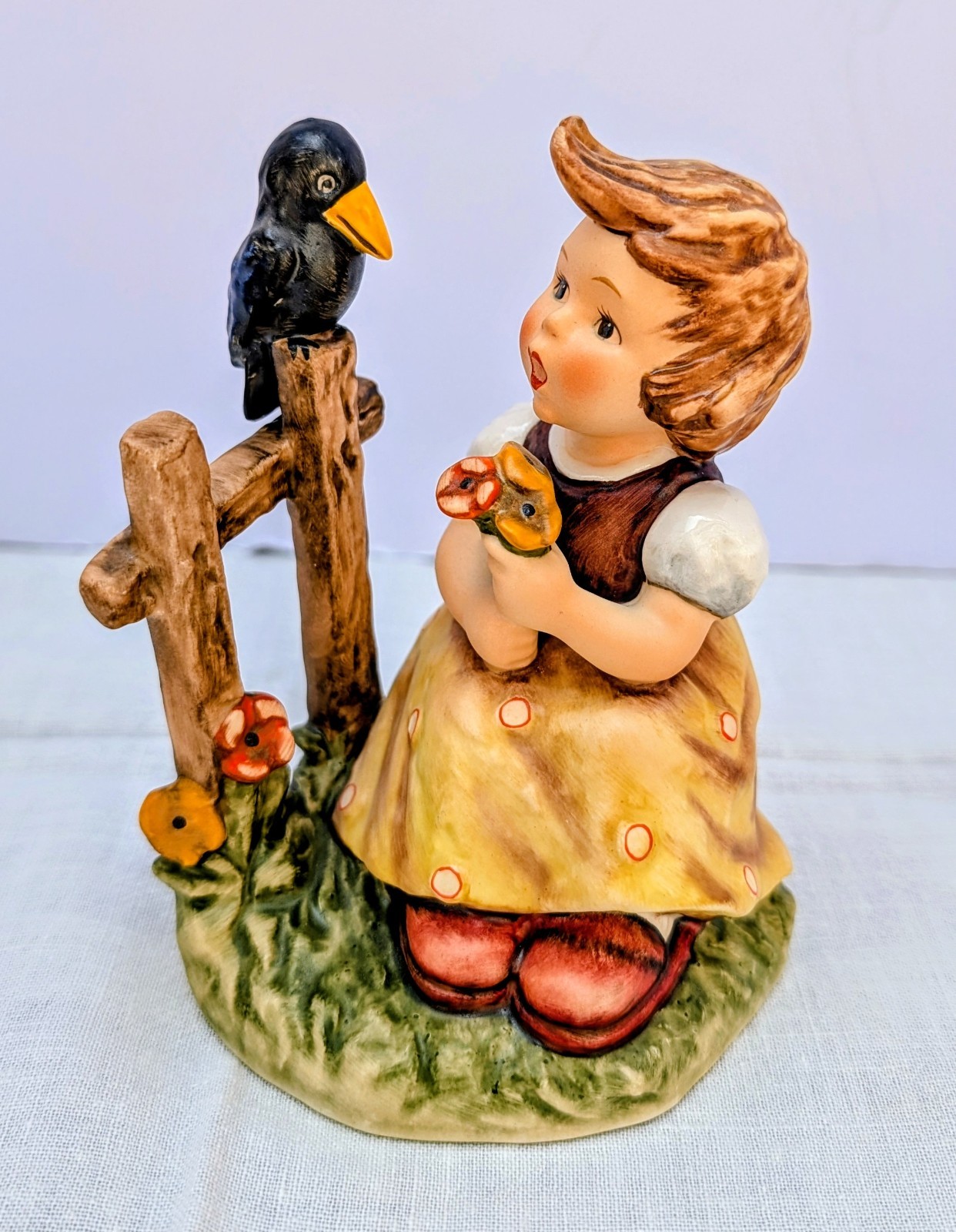 Goebel Hummel Figurine “Sing With Me” #405 original box – TMK-6