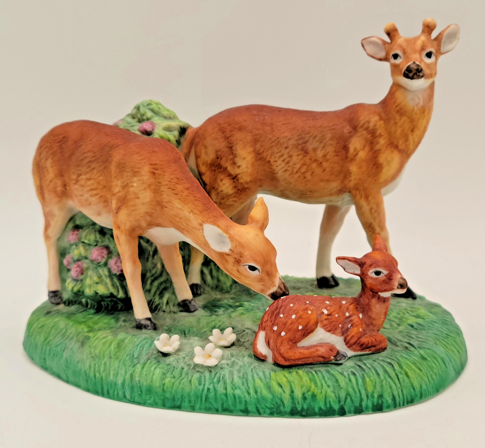 Vintage Royal Windsor White-Tailed Deer Figurine Southern Forest Families Japan