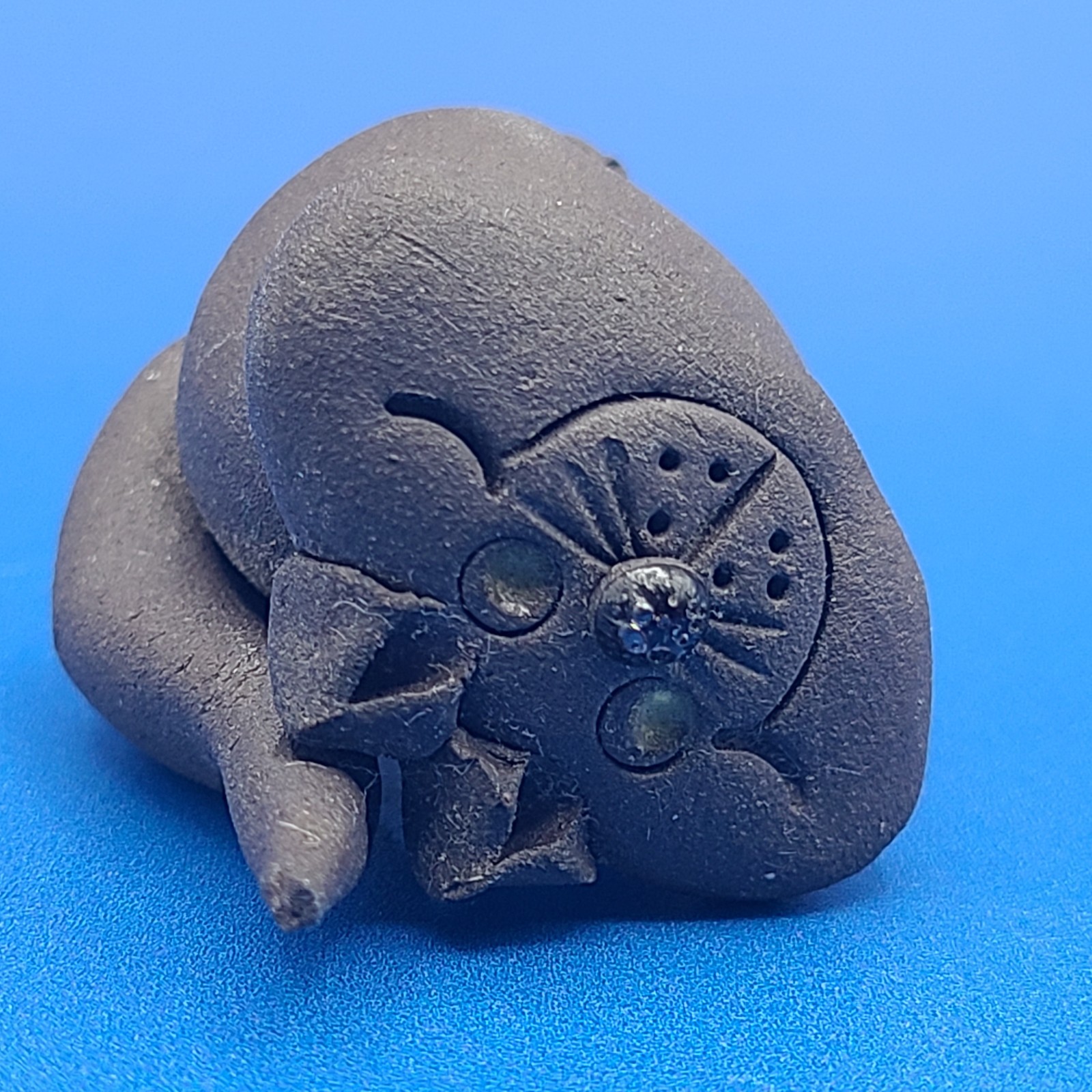 Artisan Signed LM Hand Crafted Miniature Clay Black Cat 1.25″ FREE SHIPPING