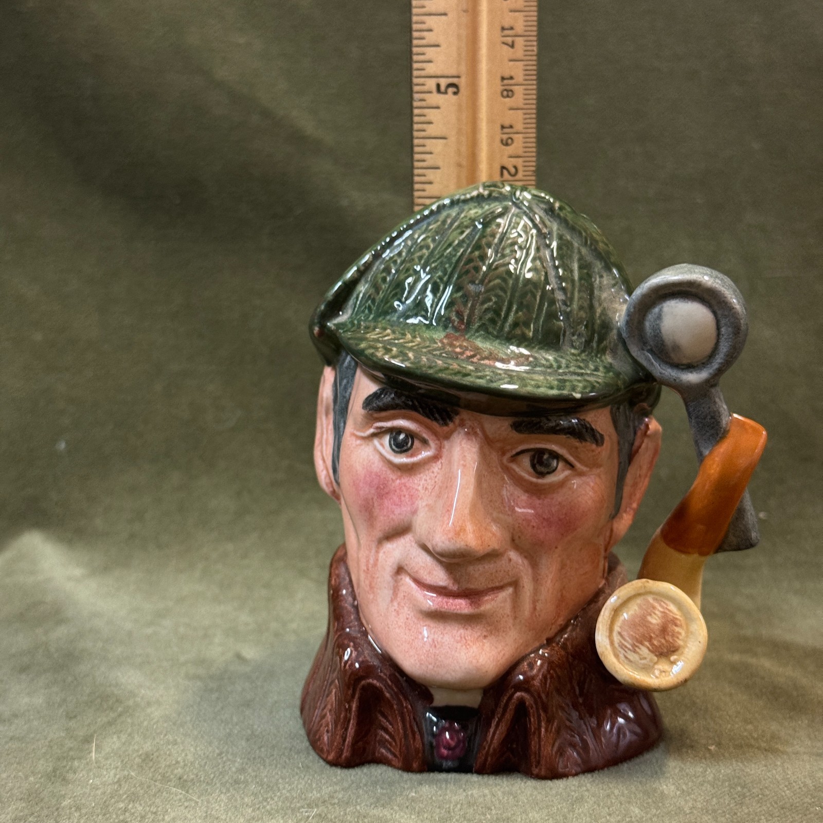 Royal Doulton *D6635*The Sleuth* Small Character Jug Mug 4”