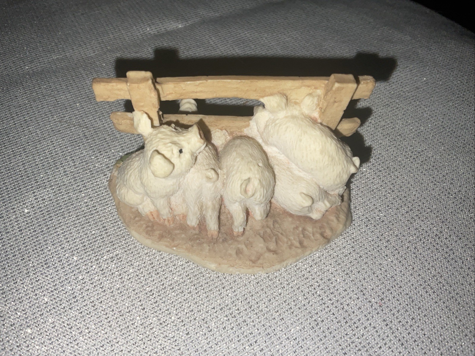 Pigs Itty Bitty Gallery World Figurines Miniatures United Design