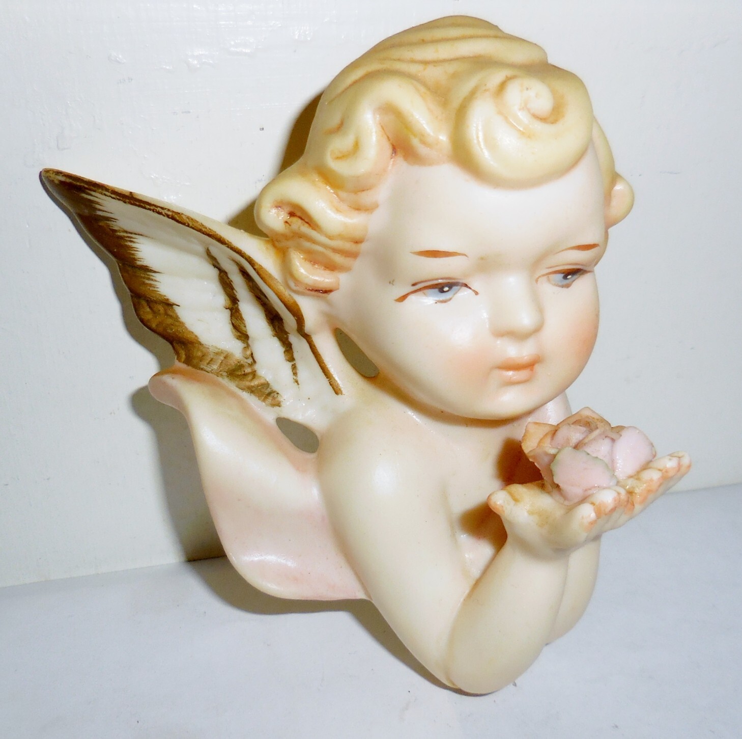 VINTAGE ARCO PORCELAIN ANGEL FIGURINE BEAUTIFUL HANDPAINTED COLORFUL DESIGN